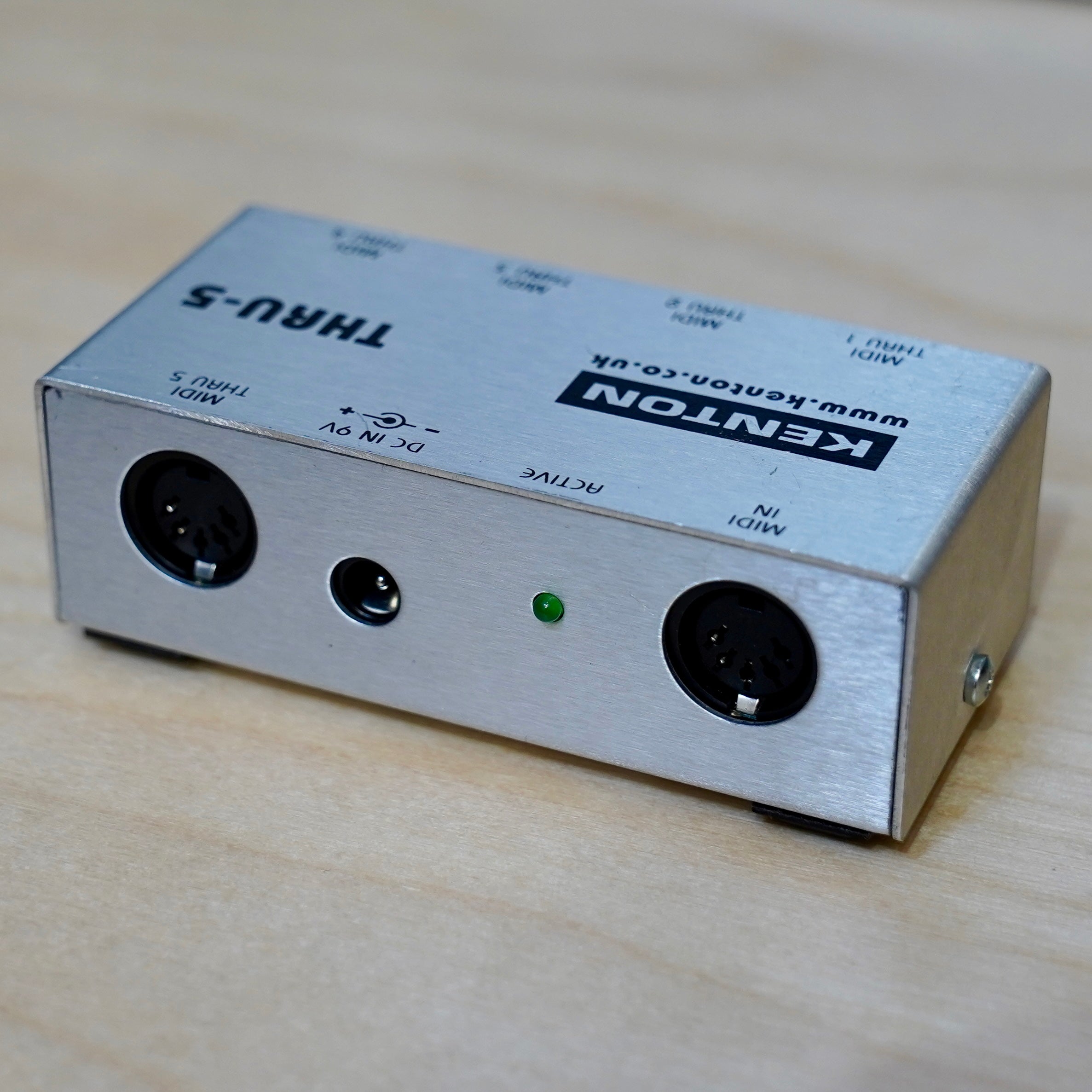 Kenton Thru-5 MIDI Thru Box