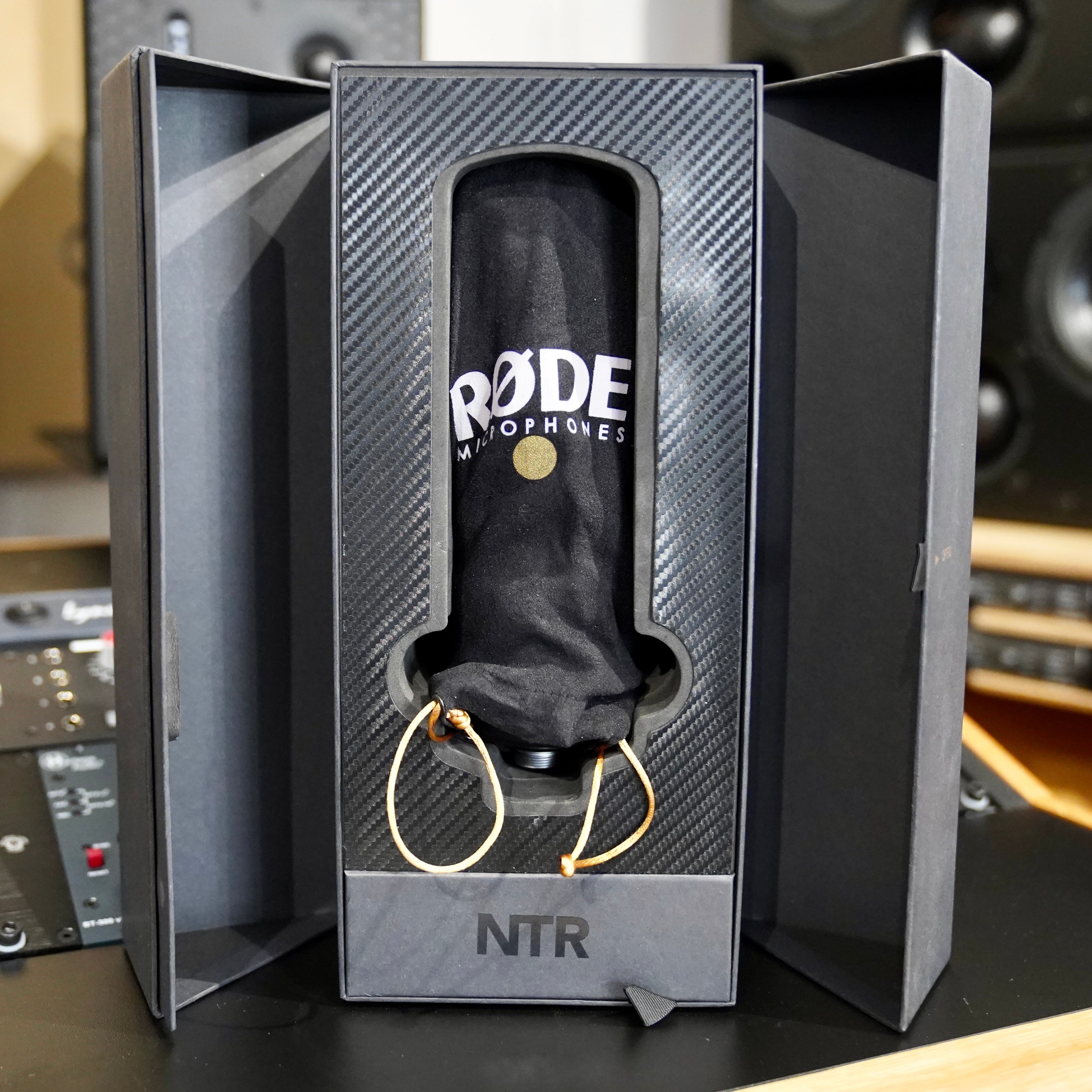 Rode NTR Active Ribbon Microphone