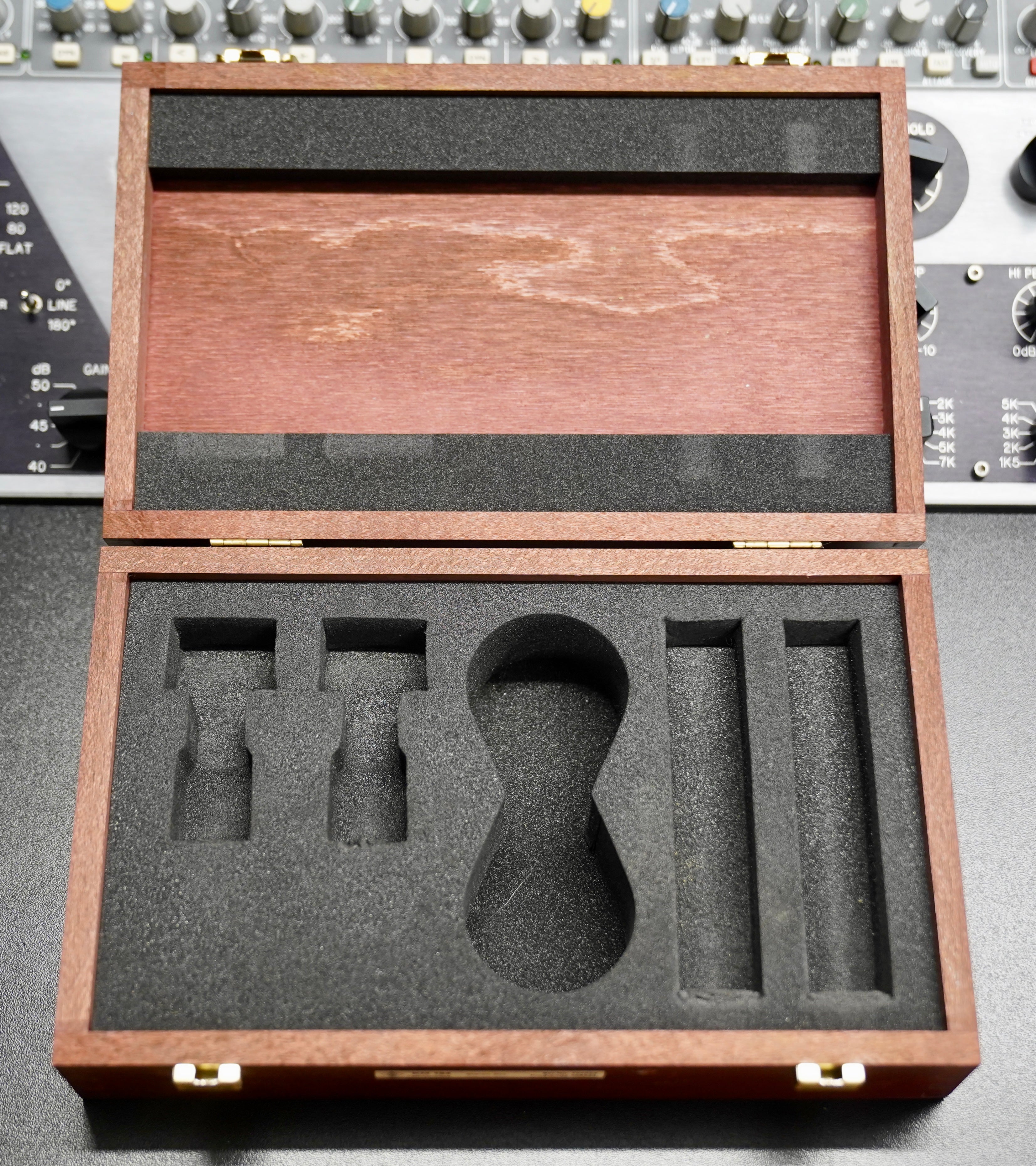 Neumann KM184 Wooden Box