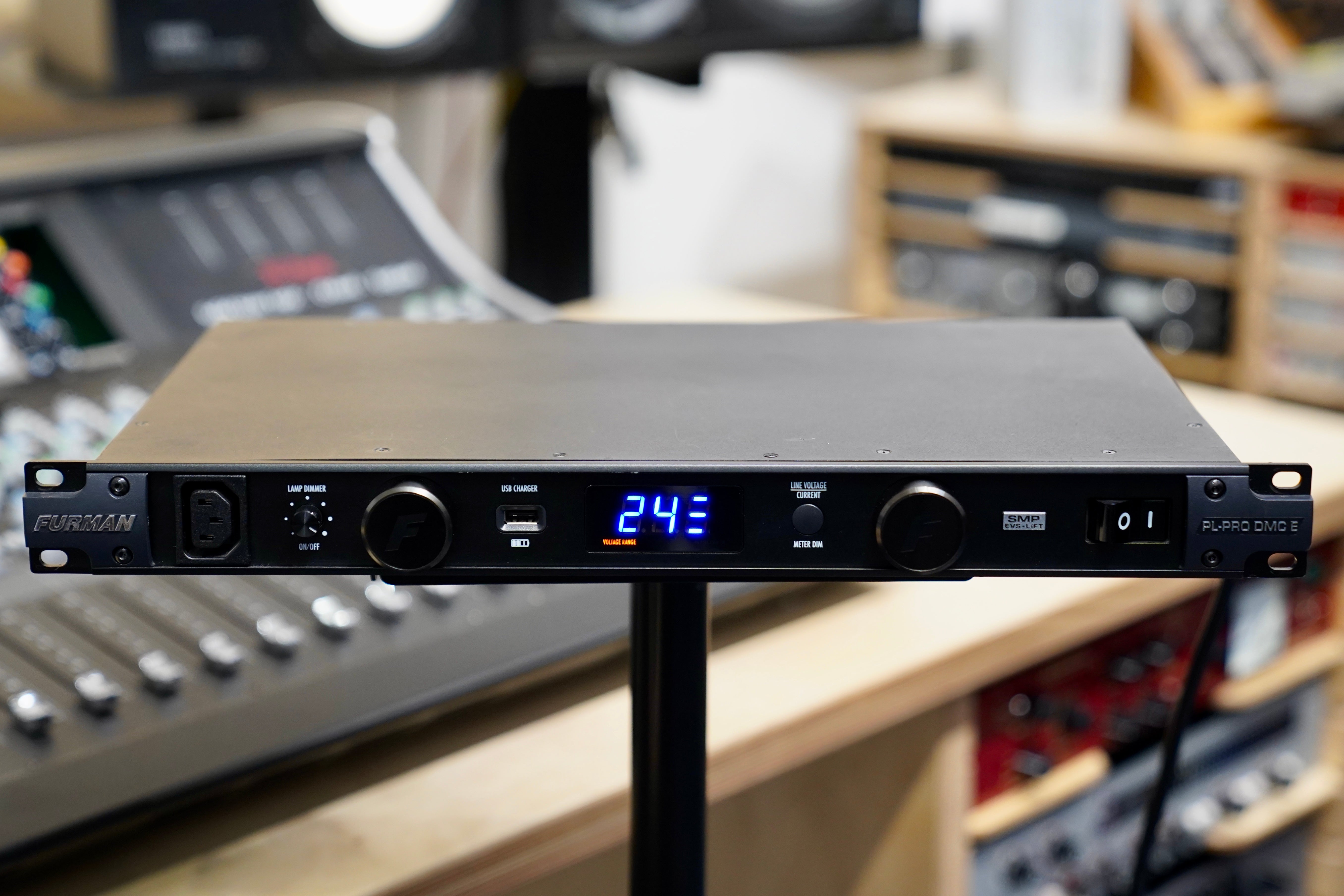Furman PL-PRO DMC-E Power Conditioner
