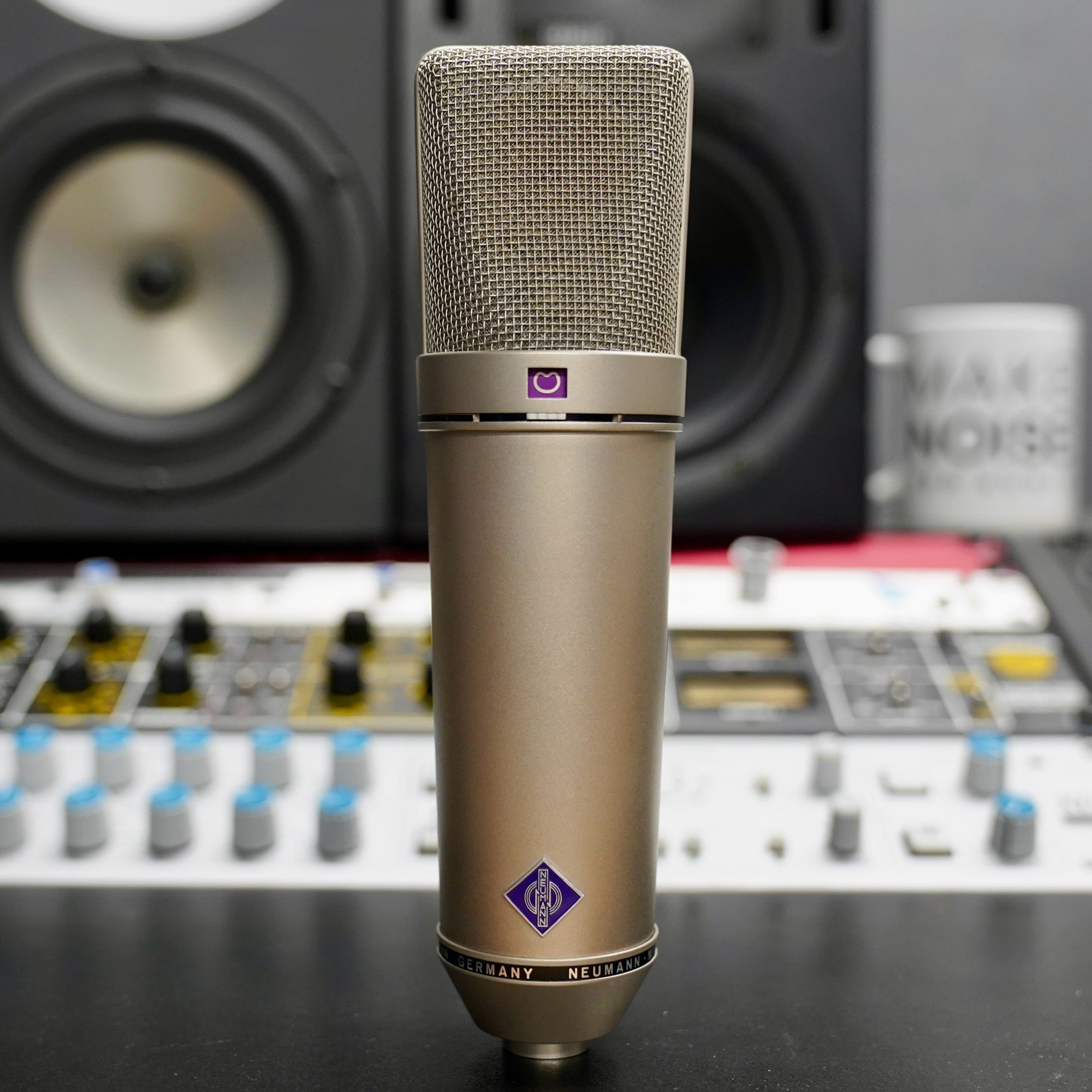 Neumann U87 (1979)