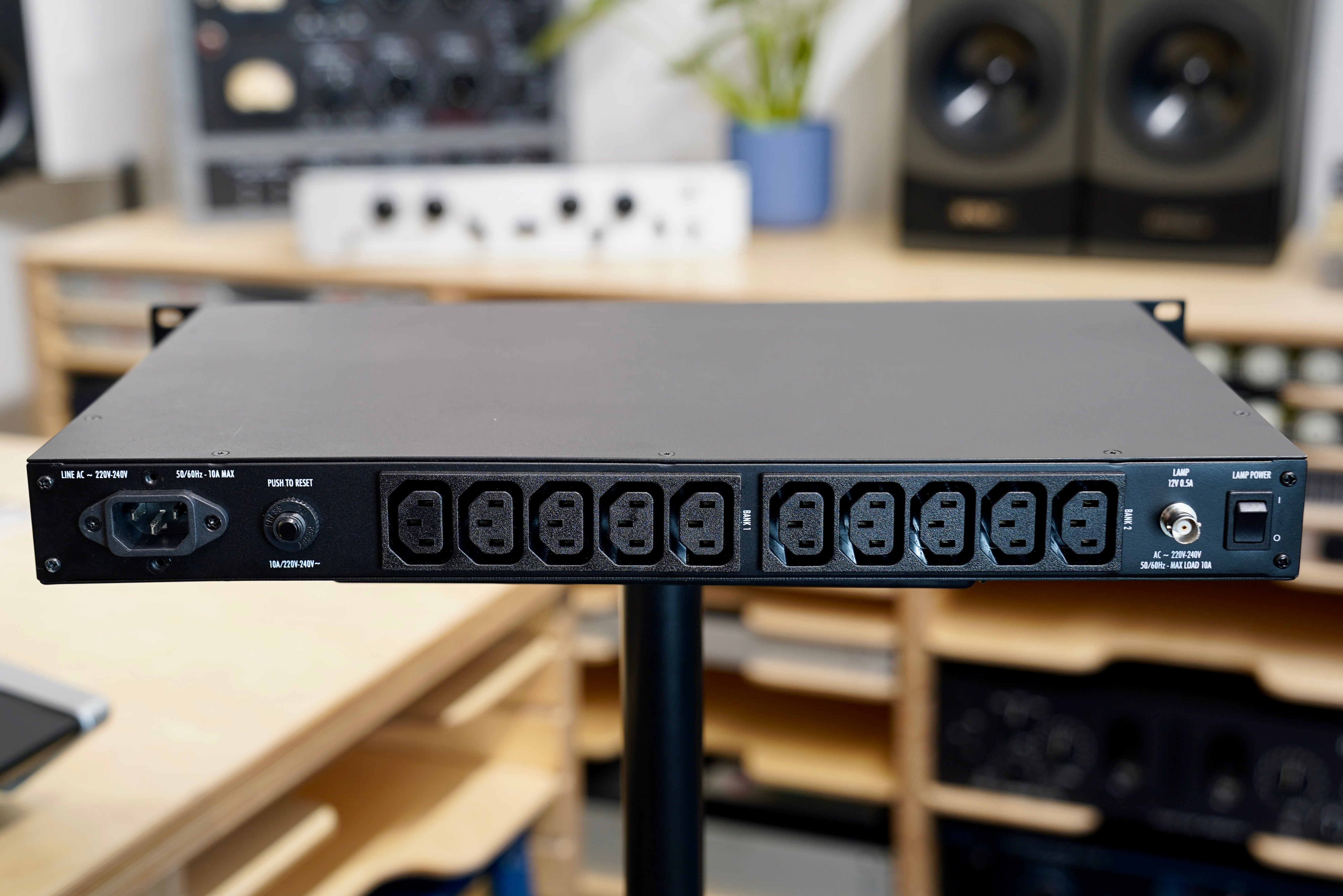 Furman PL-8C E Power Conditioner