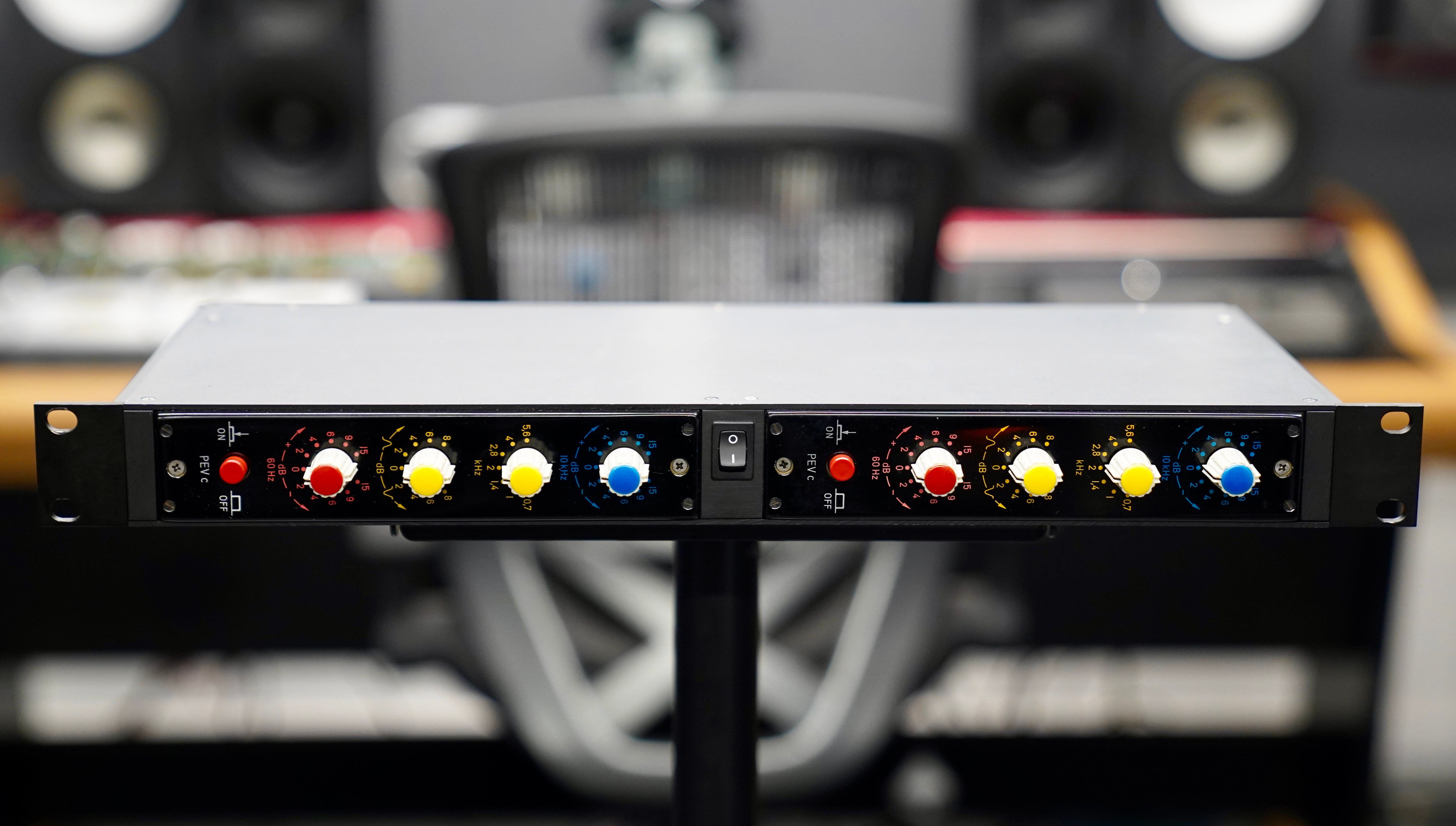 Neumann PEVc (Racked Pair)