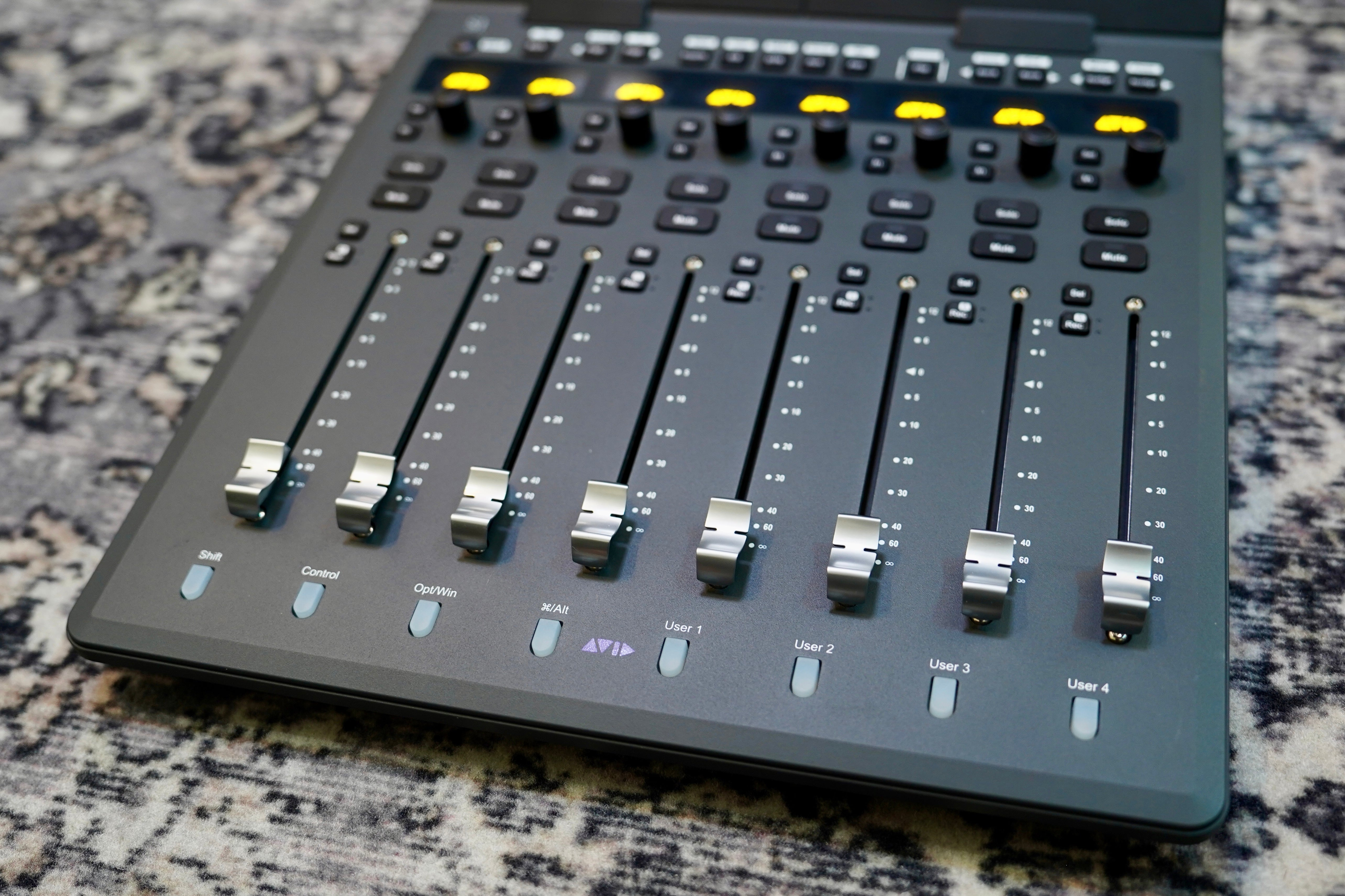 Avid S1 Controller