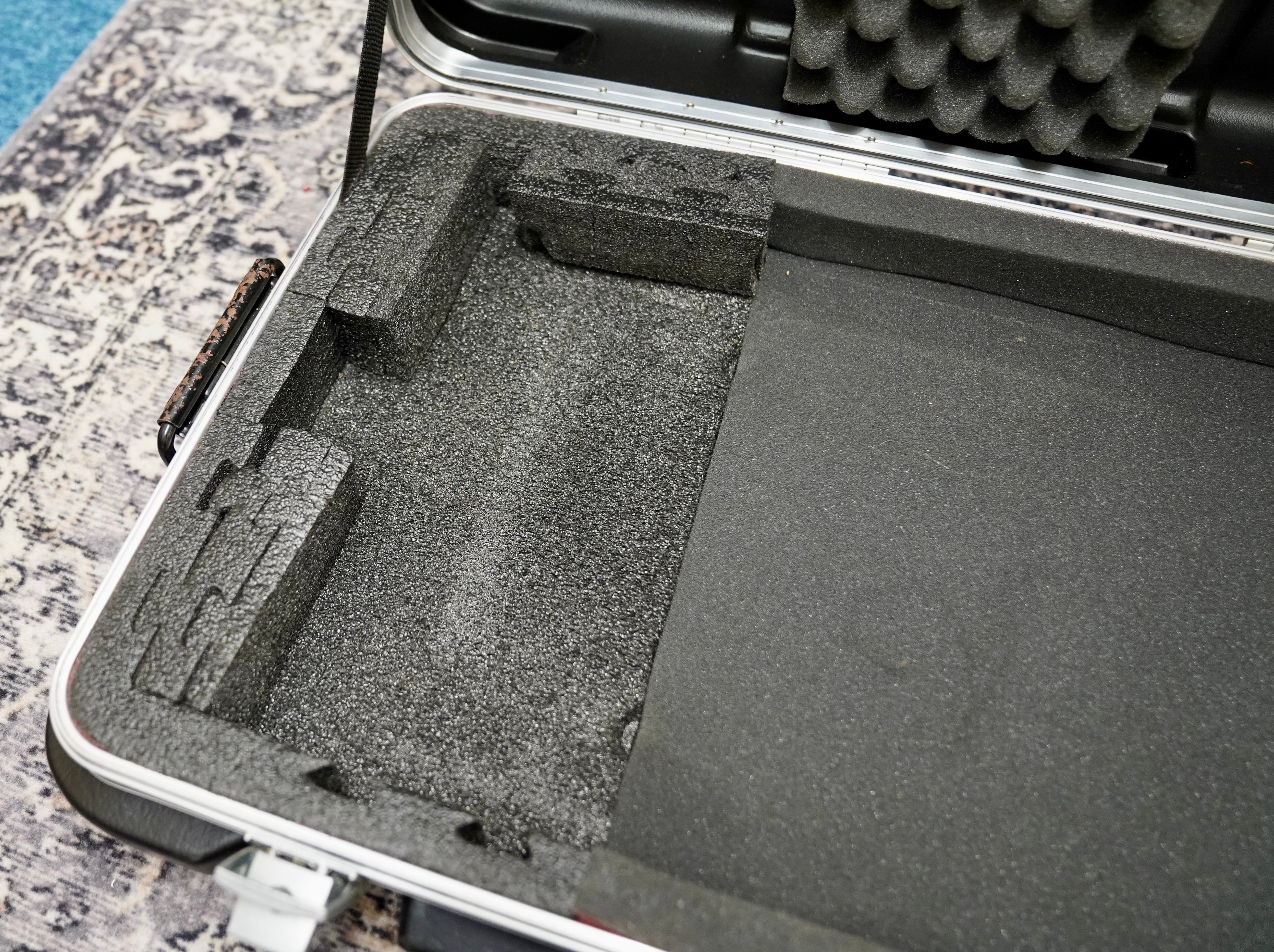 SKB Keyboard Case with Wheels and Foam Inserts