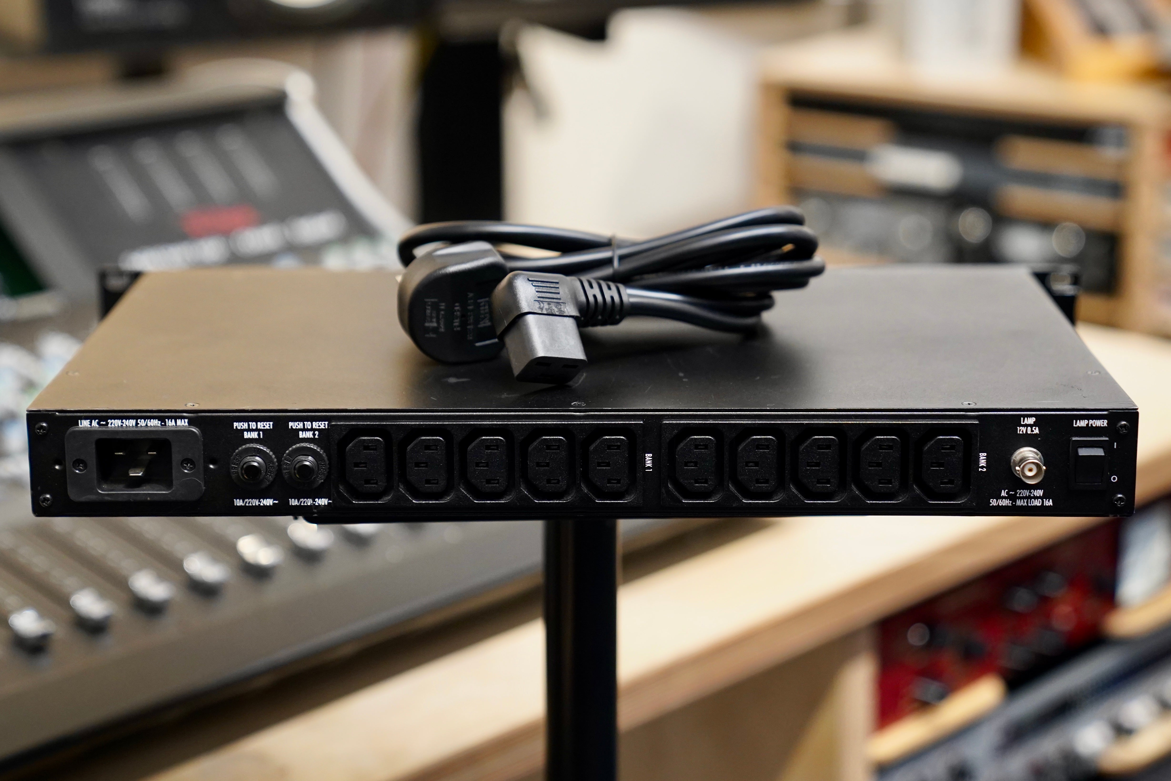 Furman PL-PRO DMC-E Power Conditioner