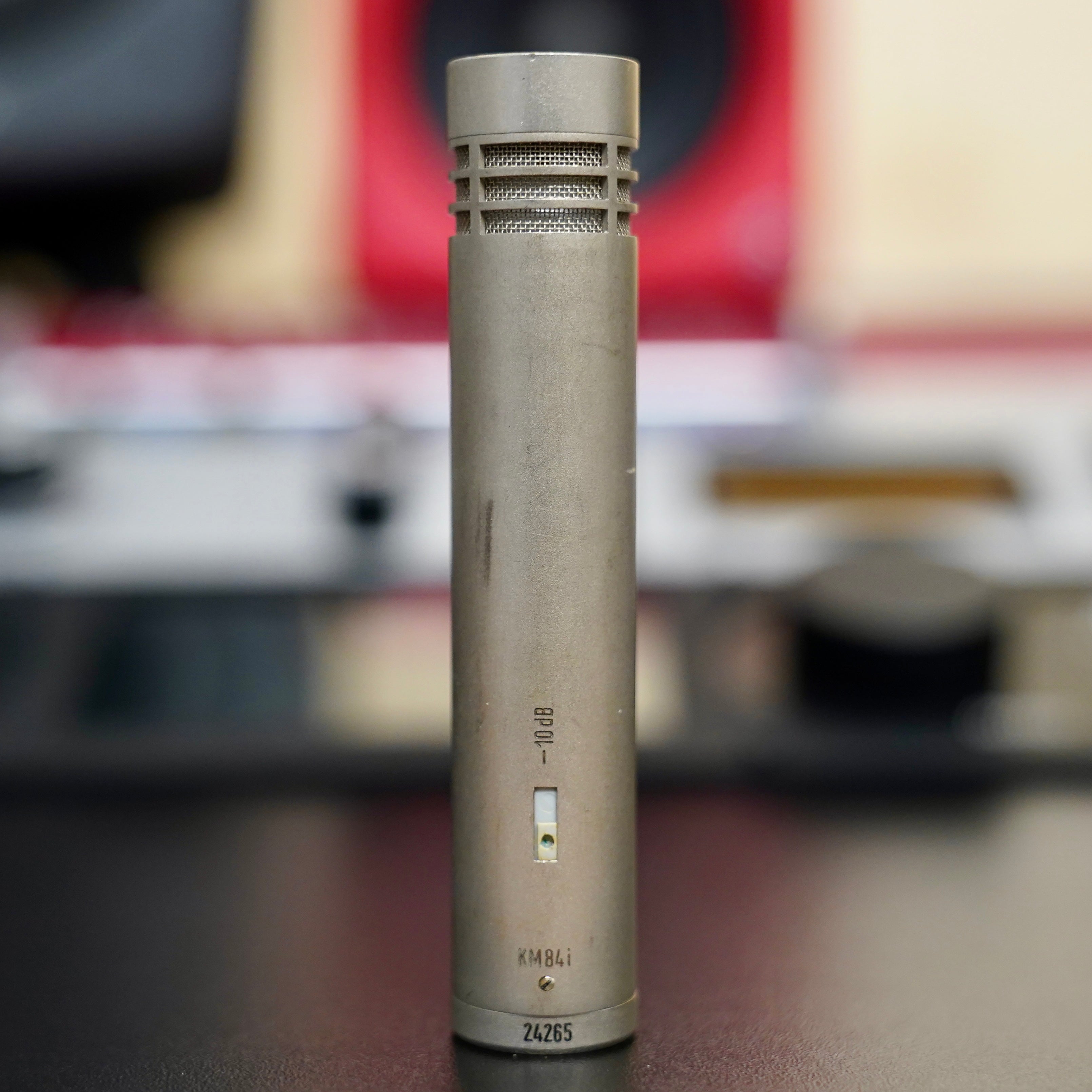 Neumann KM84i