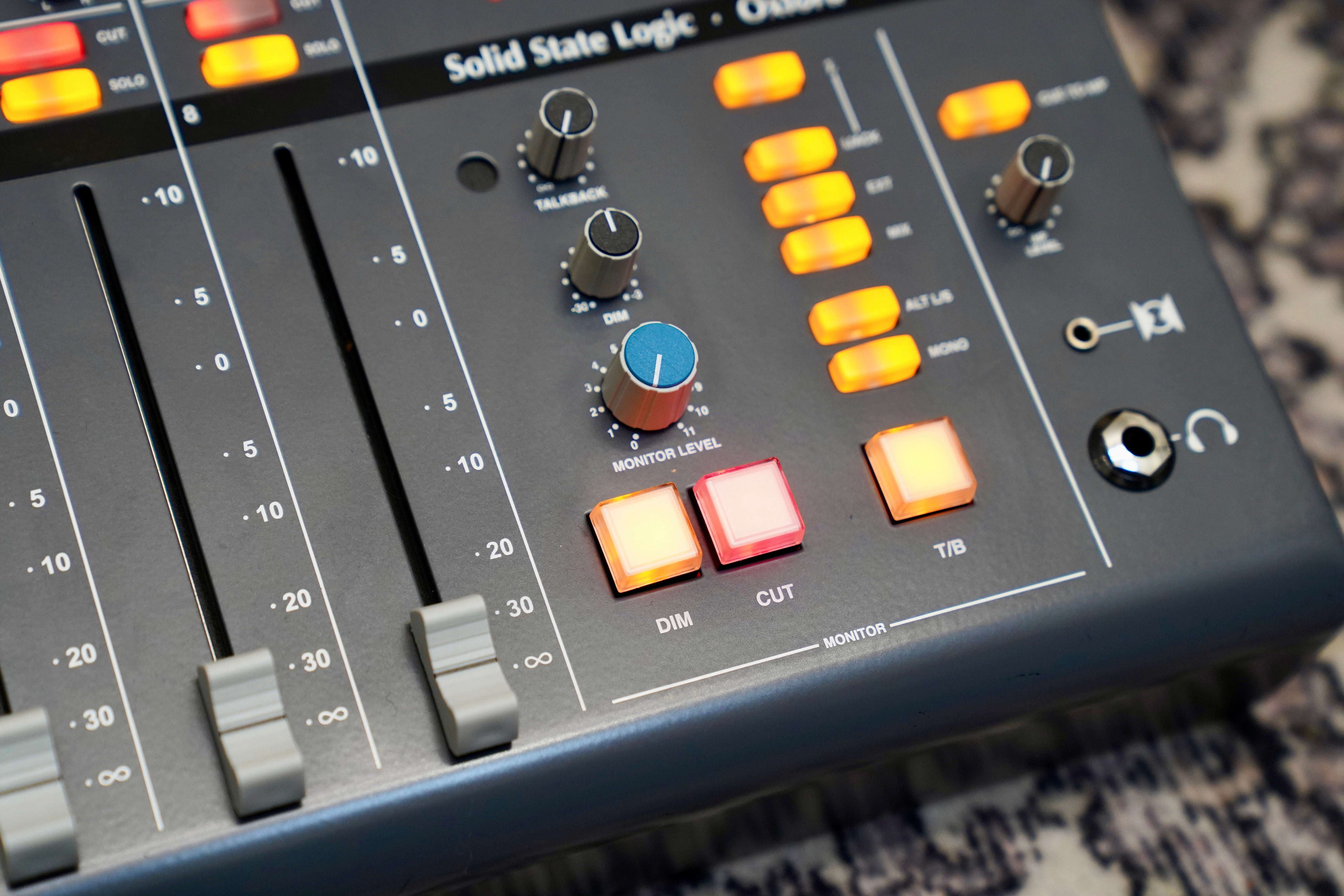 SSL X-Desk SuperAnalogue Mixer