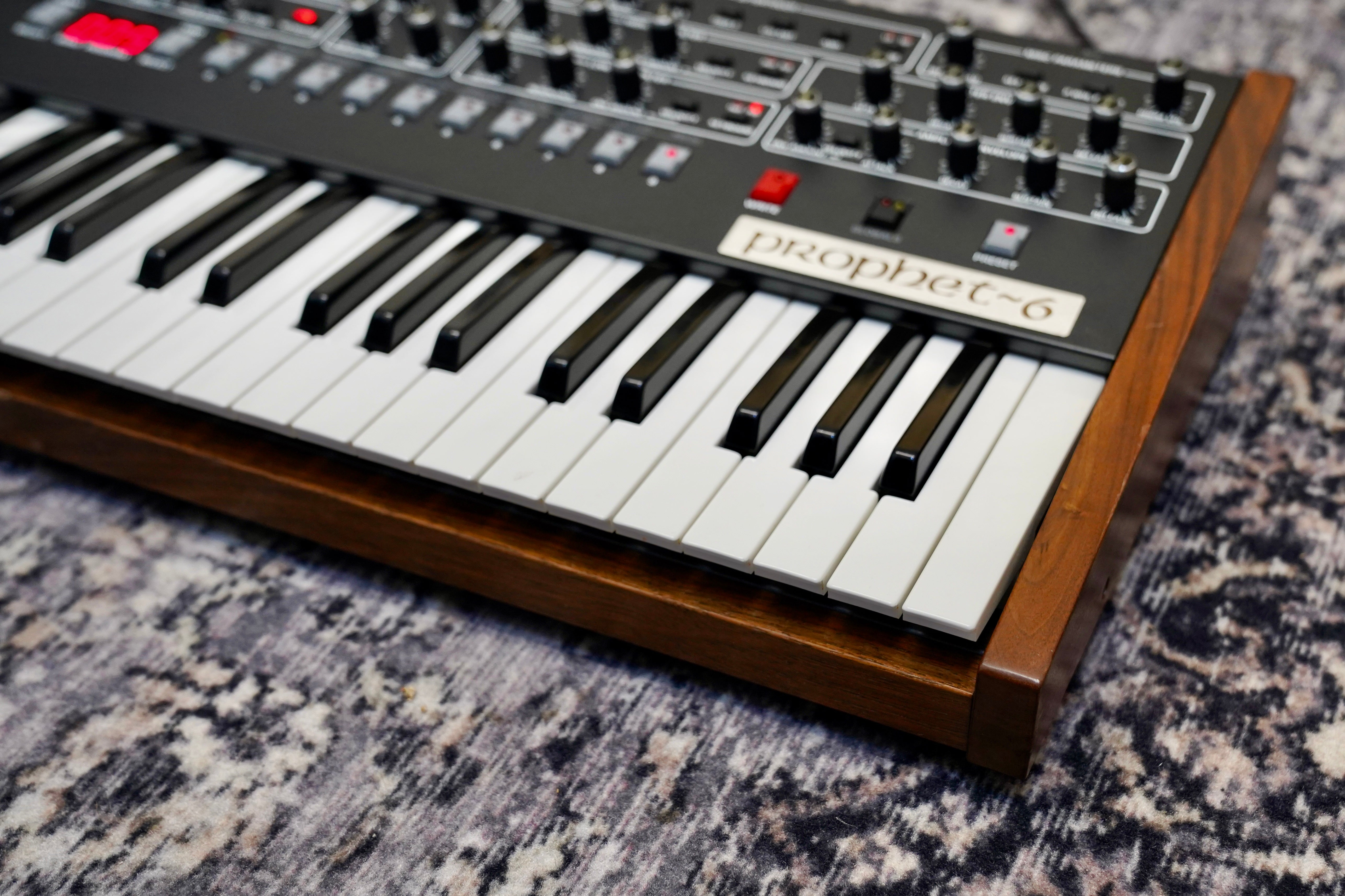 Dave Smith Instruments Sequential Prophet 6