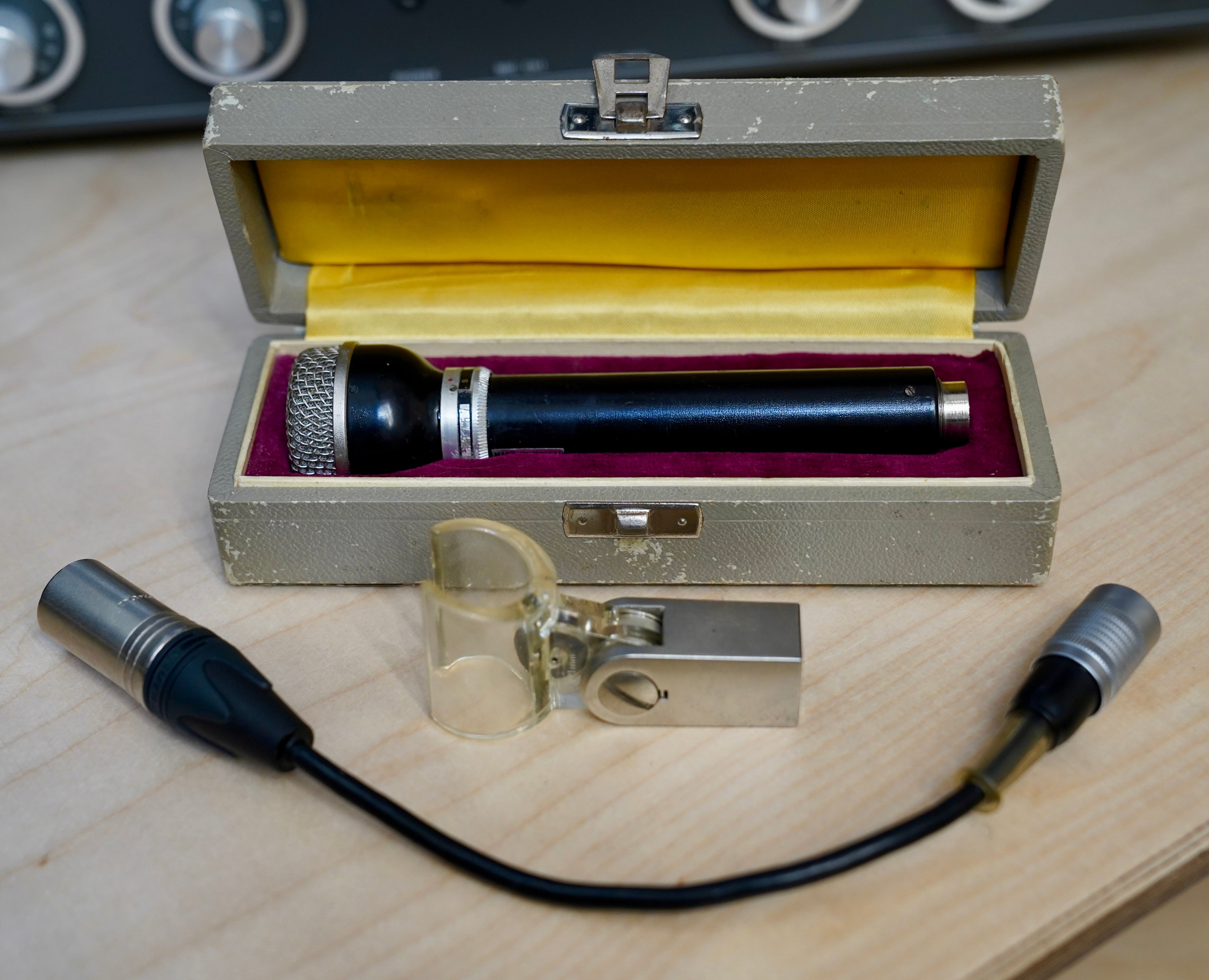 Philips EL6022/60 (AKG D19)