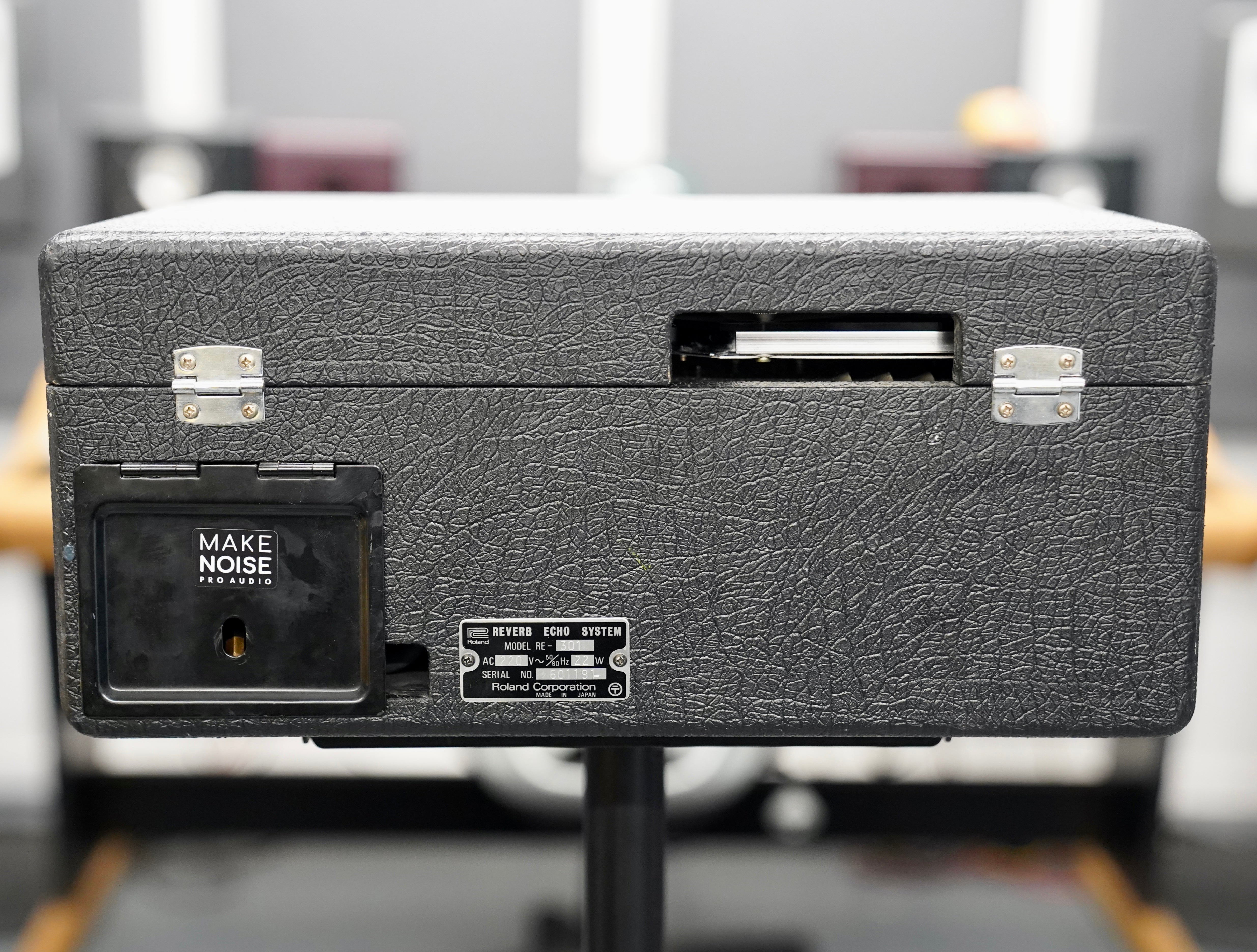 Roland RE–301 Chorus Echo