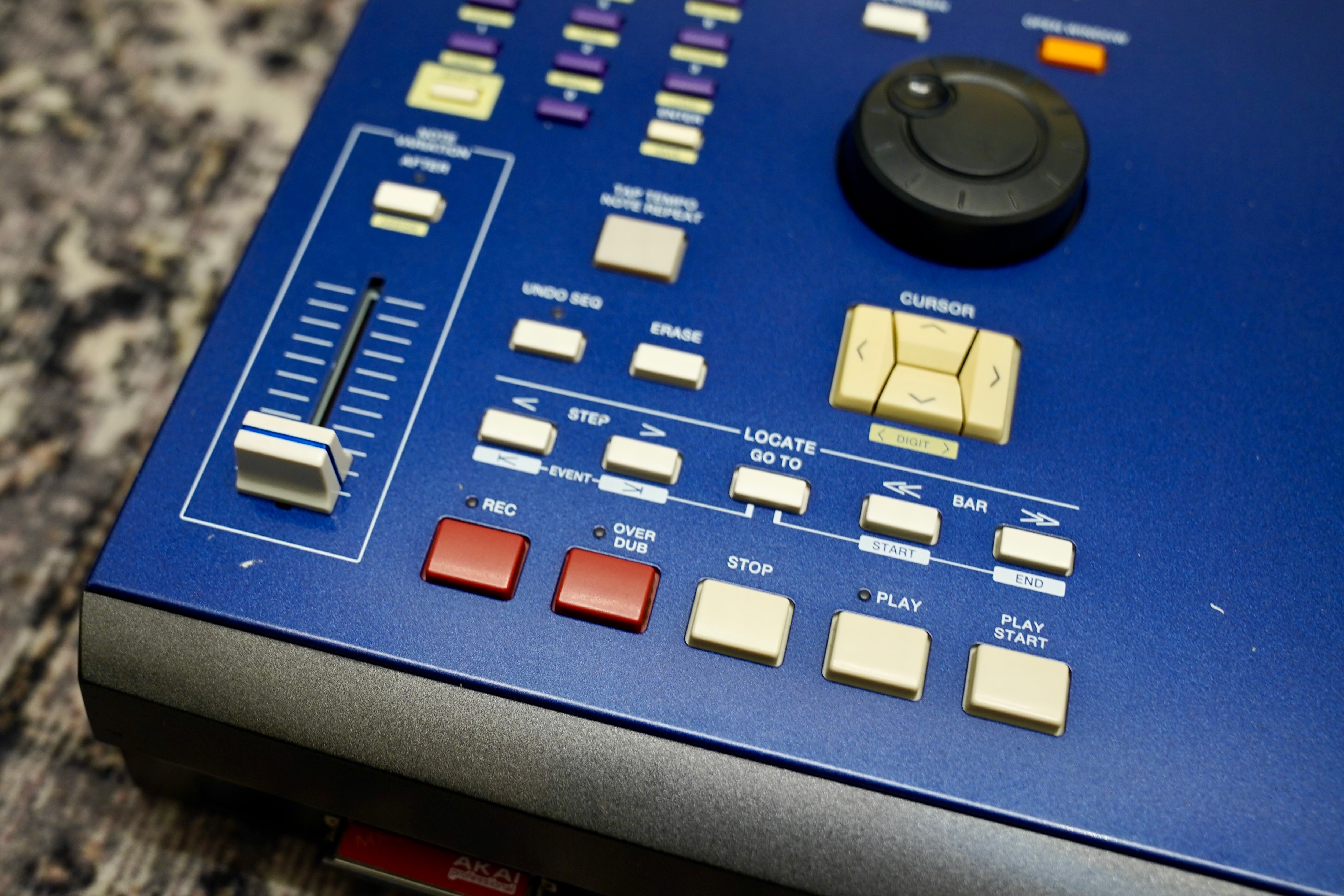 AKAI MPC2000XL