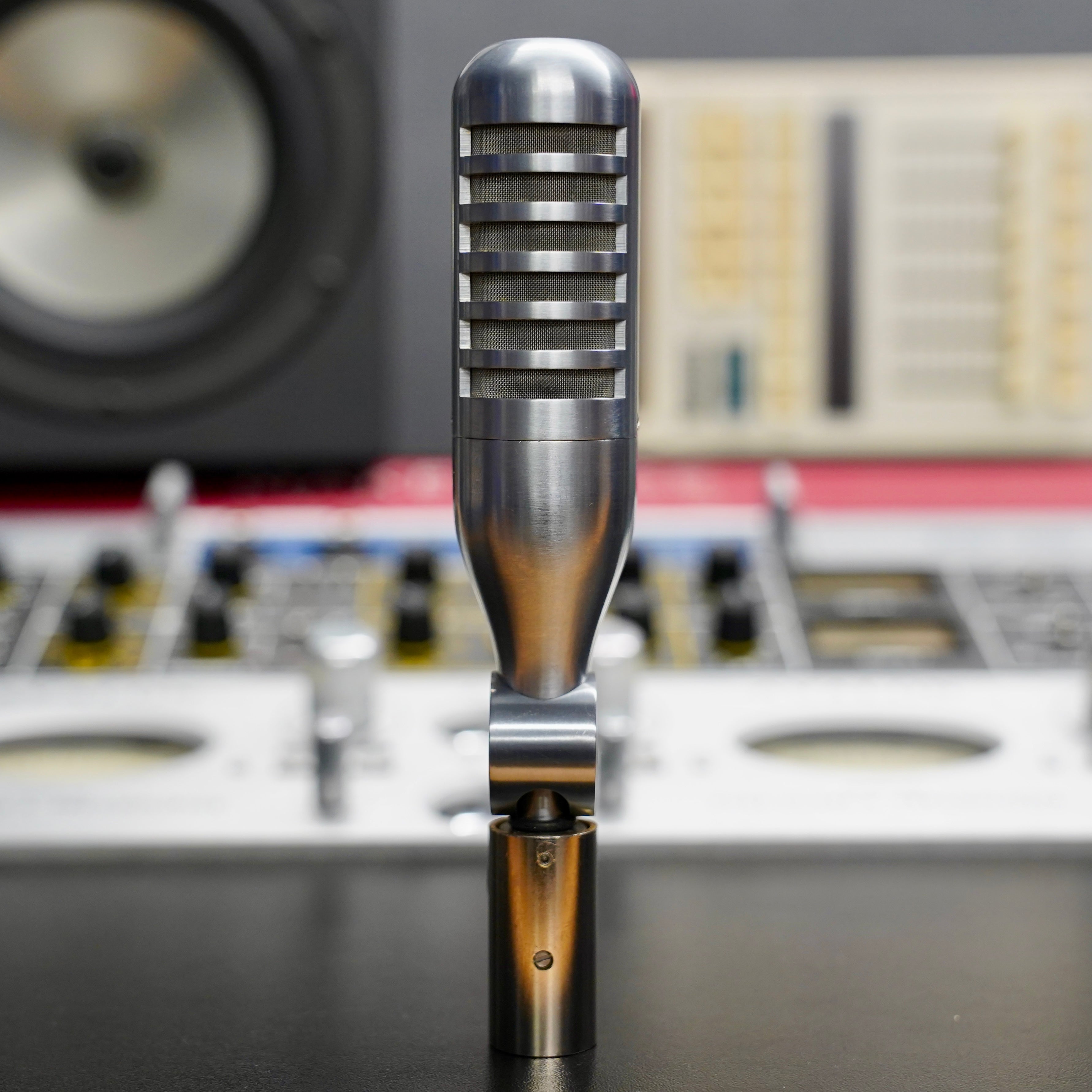 Lustraphone VR64 Ribbon Microphone