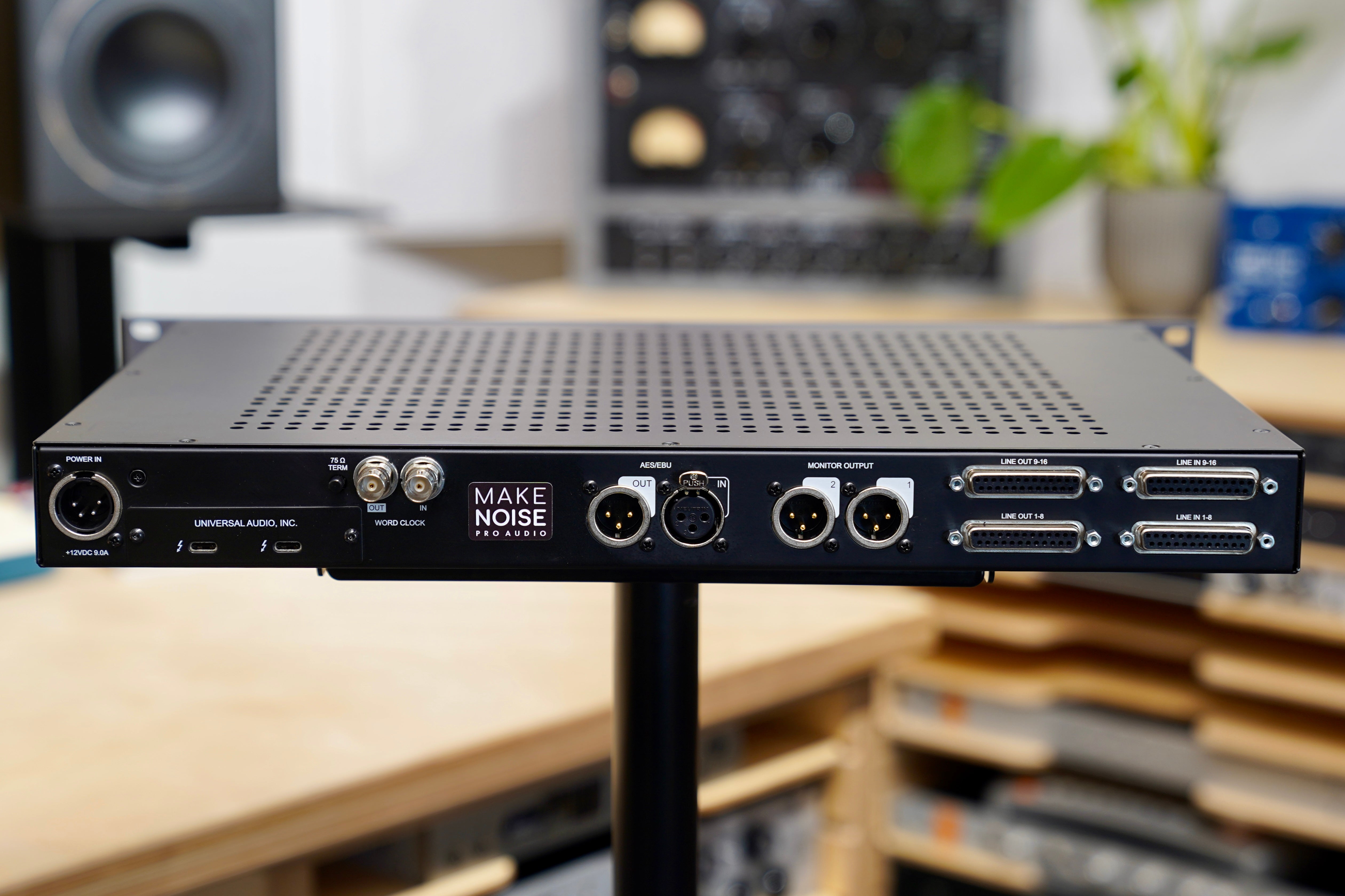 Universal Audio Apollo X16 Thunderbolt 3 Audio Interface