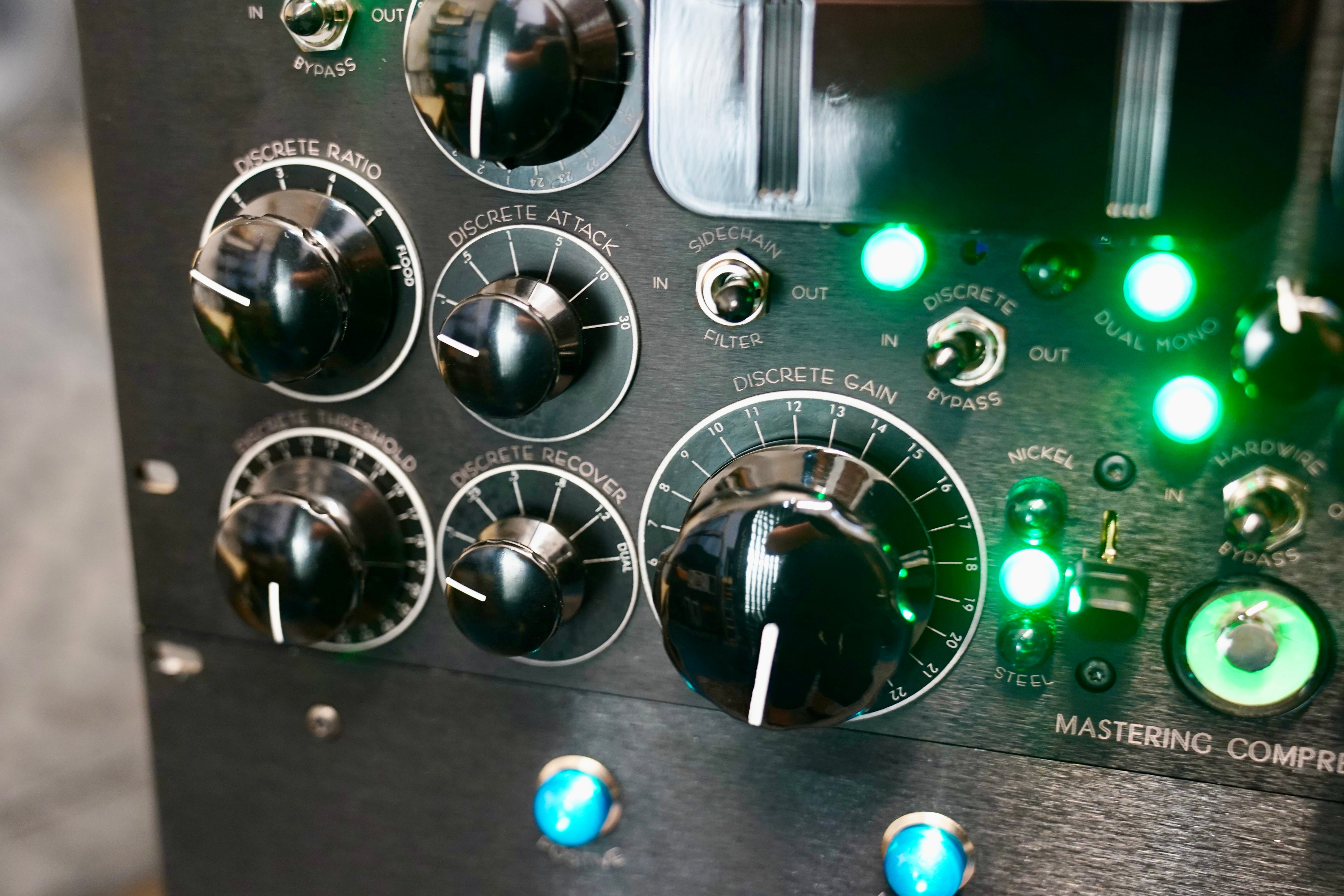 Shadow Hills Mastering Compressor
