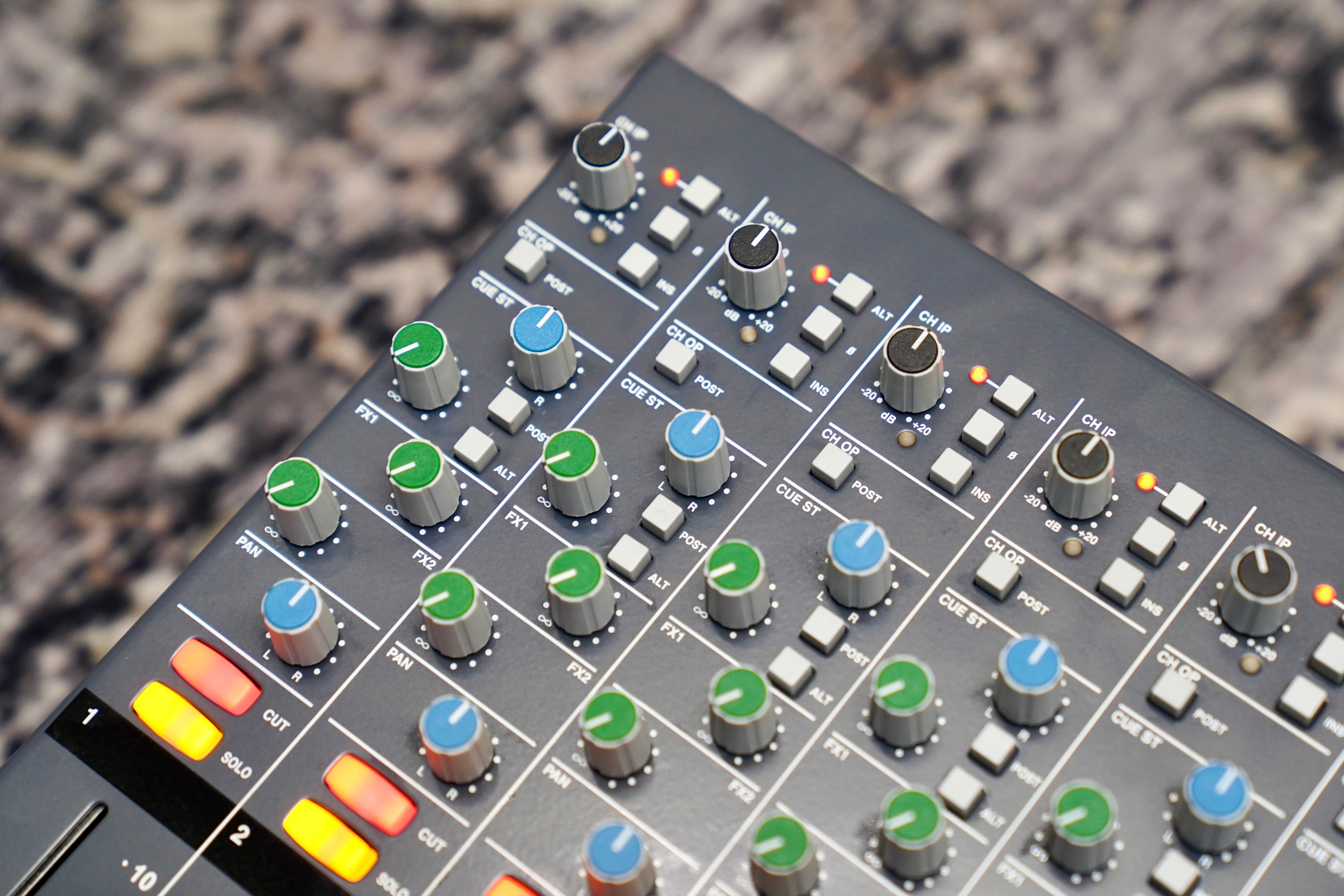SSL X-Desk SuperAnalogue Mixer