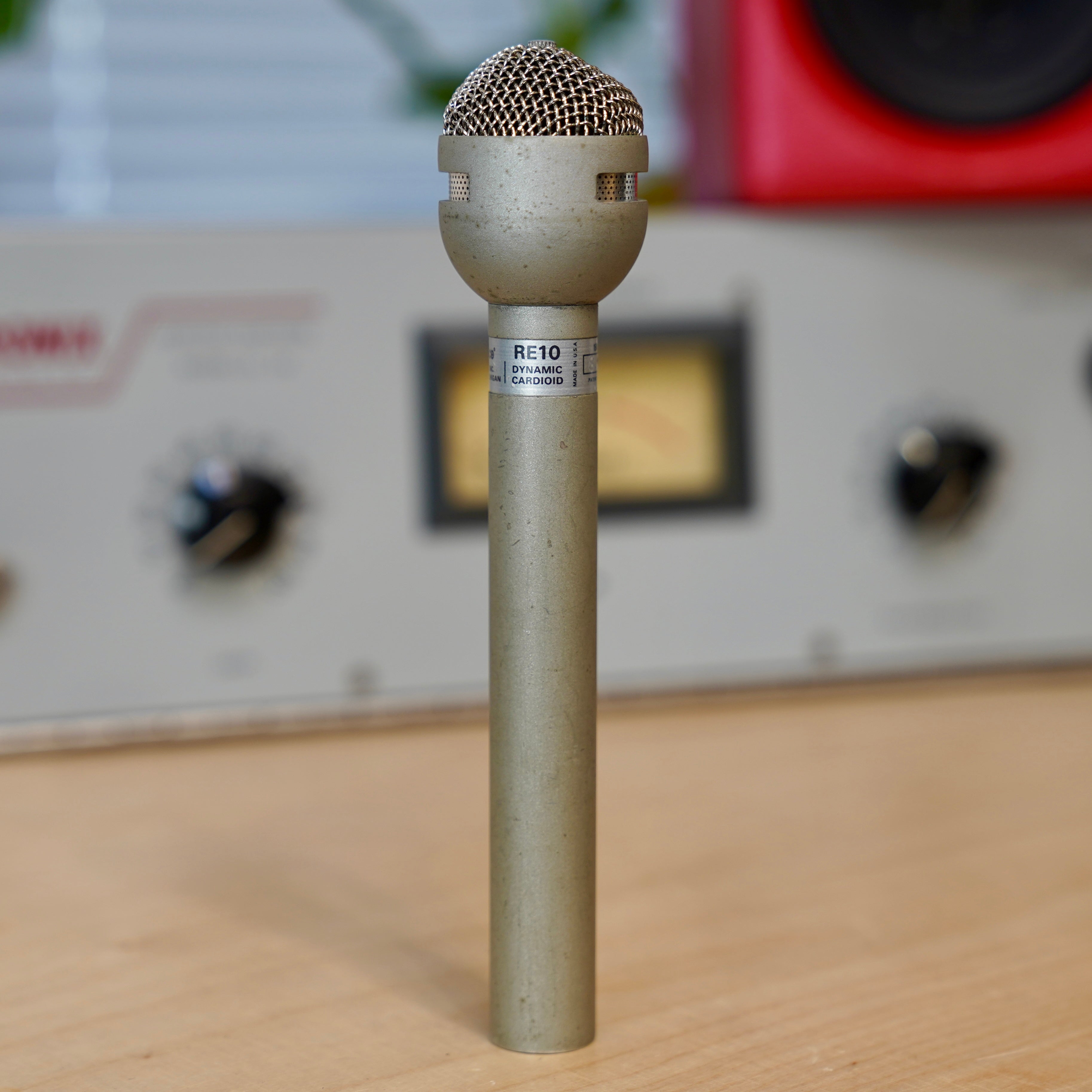 Electro-Voice RE10 Supercardioid Dynamic Cardioid Microphone