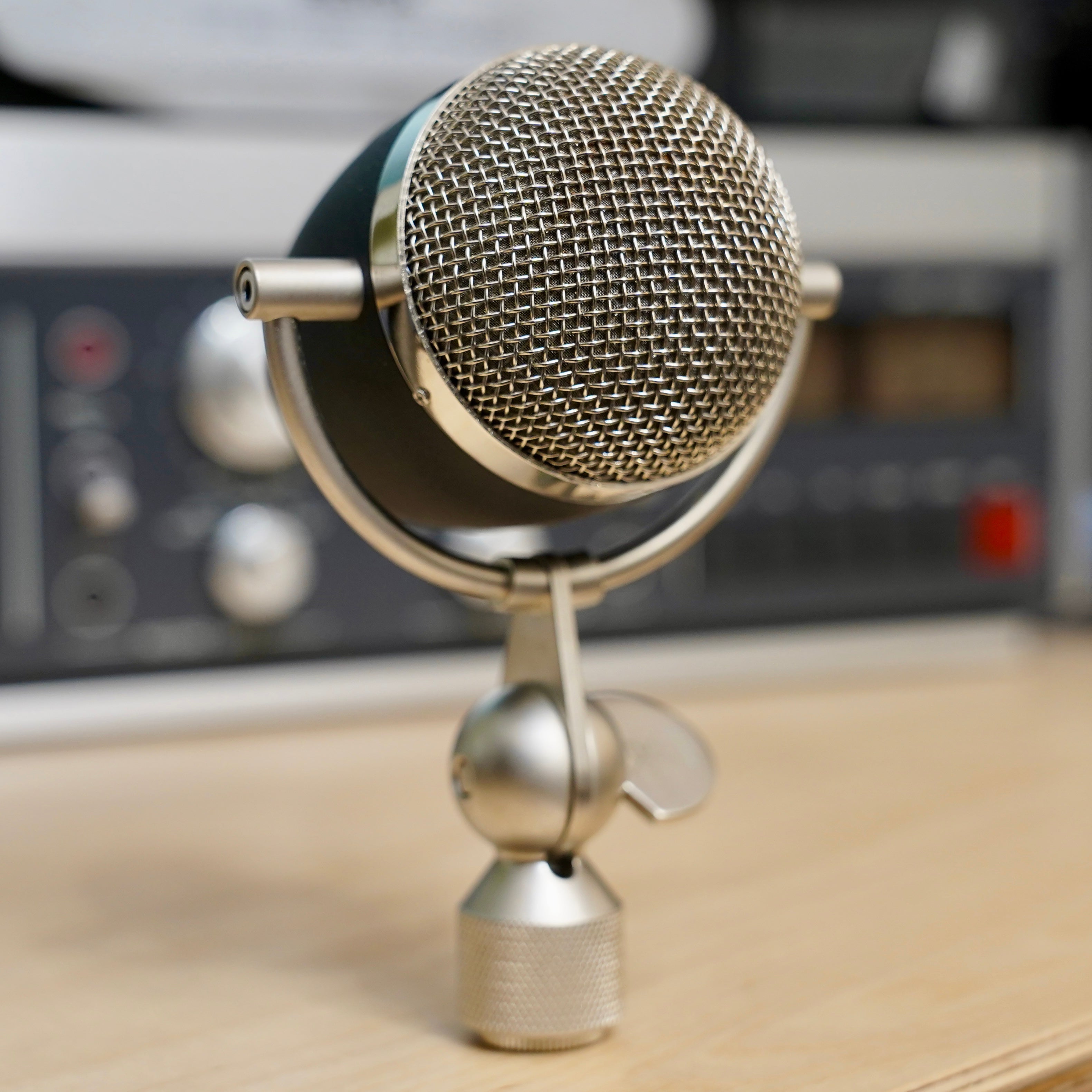 Electro-Voice Raven Cardioid Dynamic Microphone