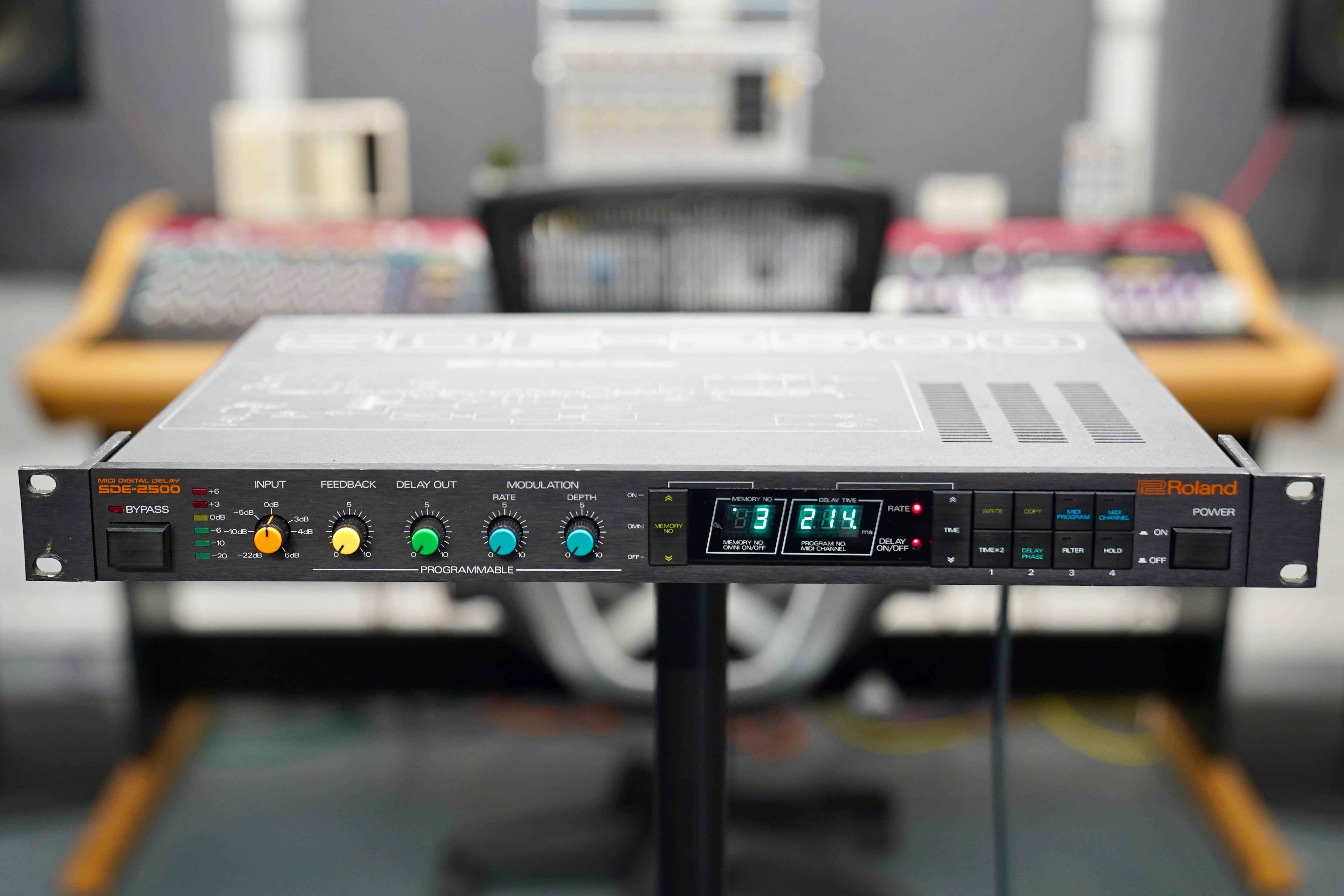 Roland SDE-2500 Digital Delay – Make Noise Pro Audio