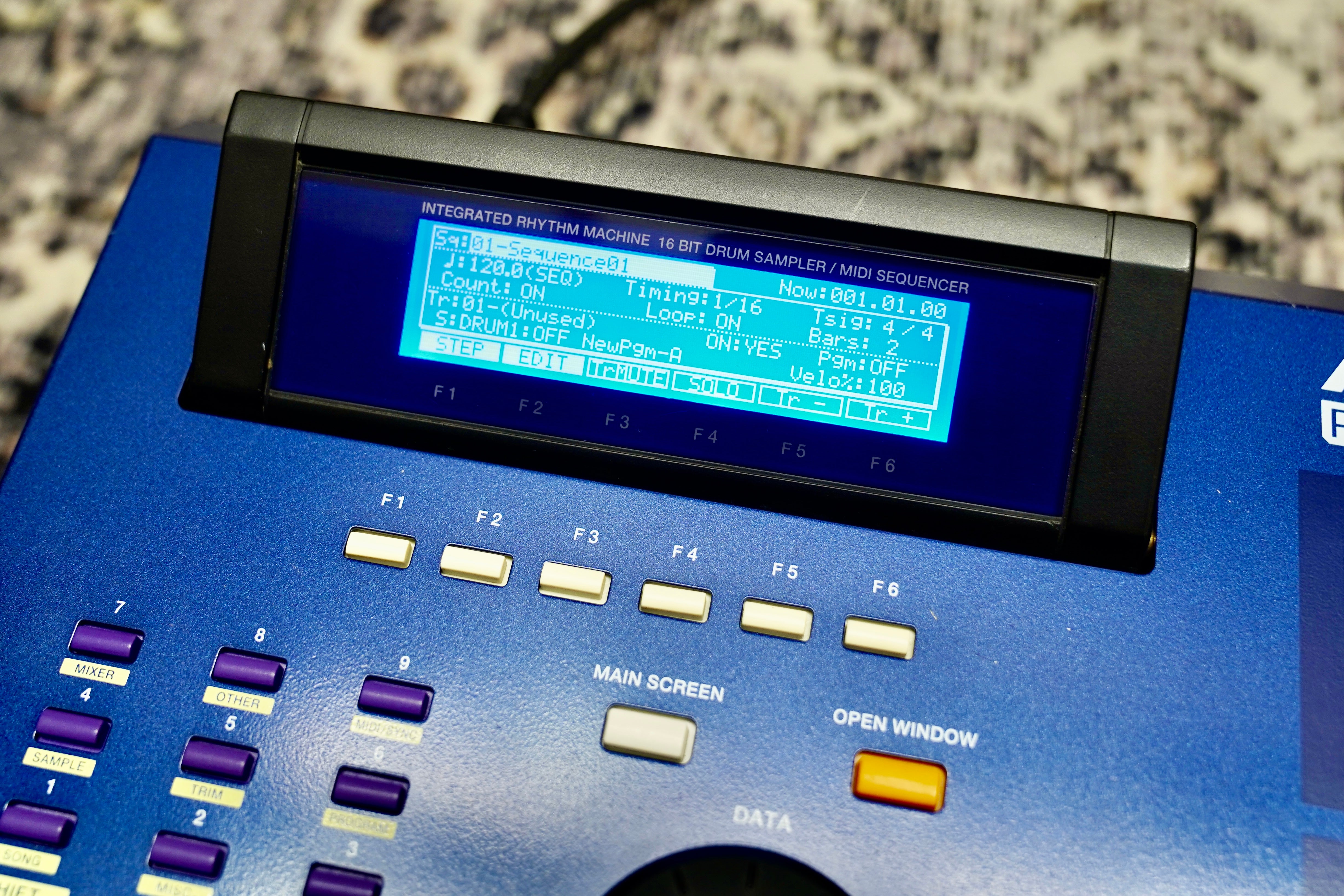AKAI MPC2000XL