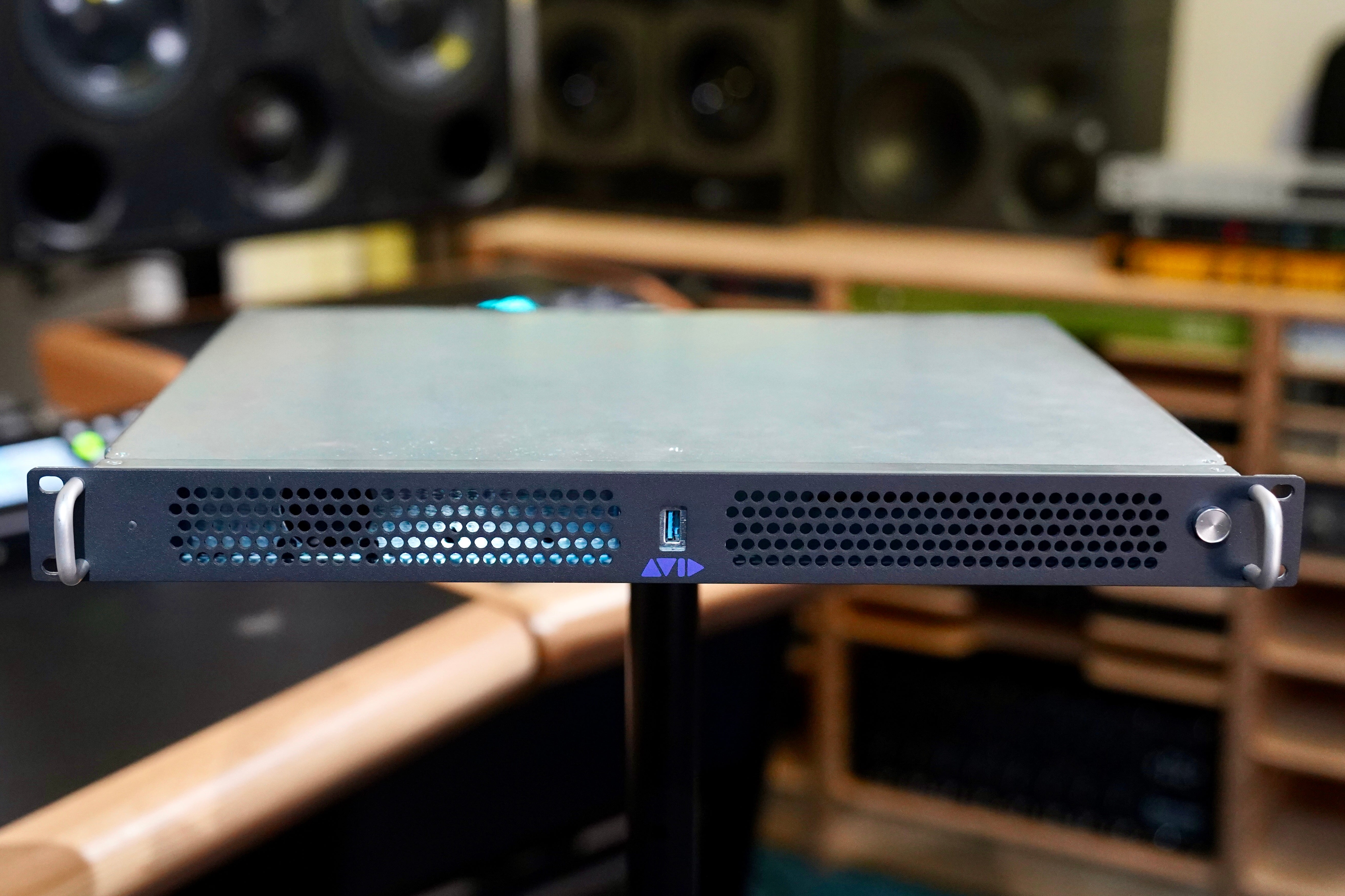 Avid HDX Thunderbolt 3 1U Rack Chassis