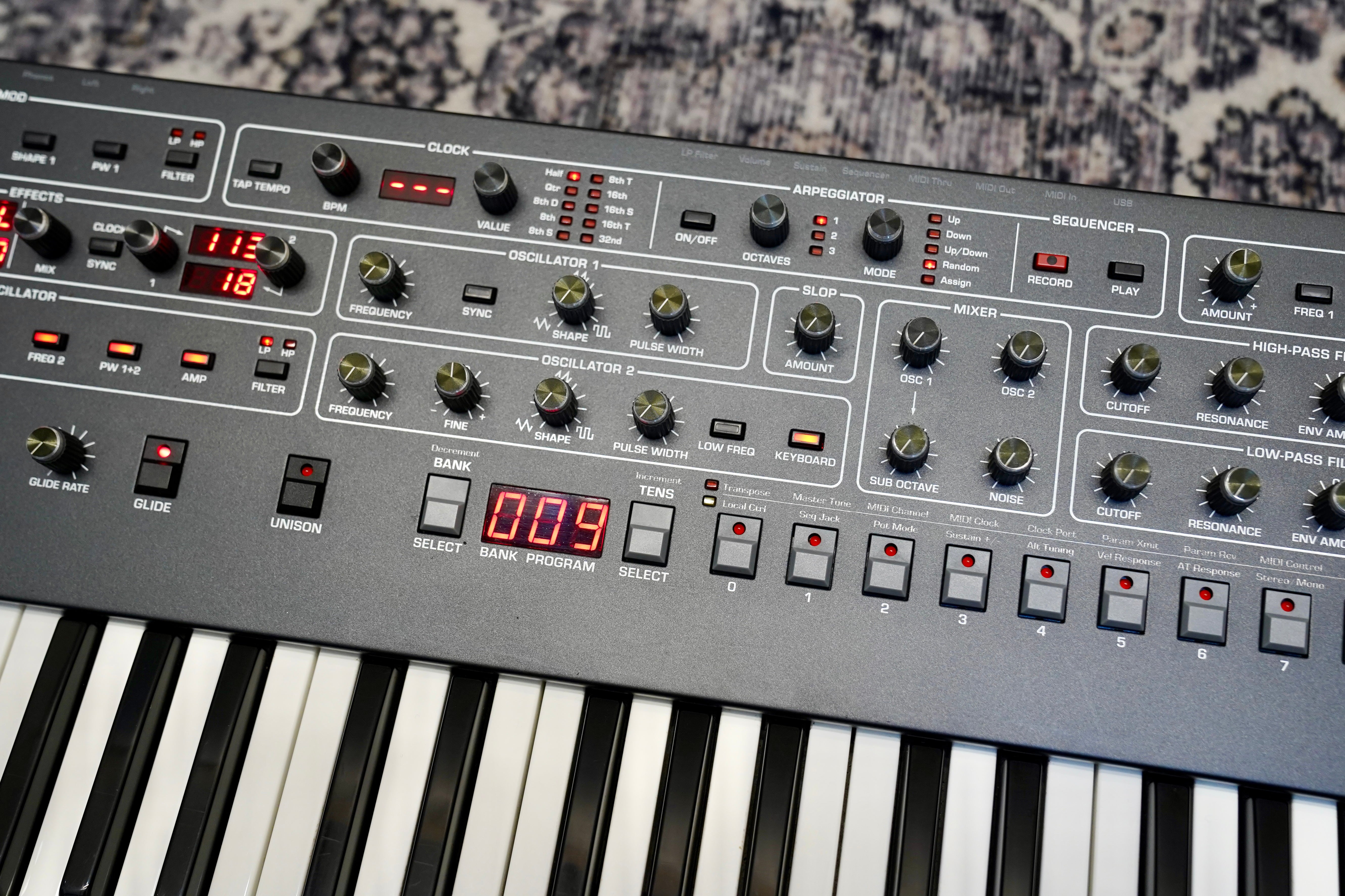 Dave Smith Instruments Sequential Prophet 6