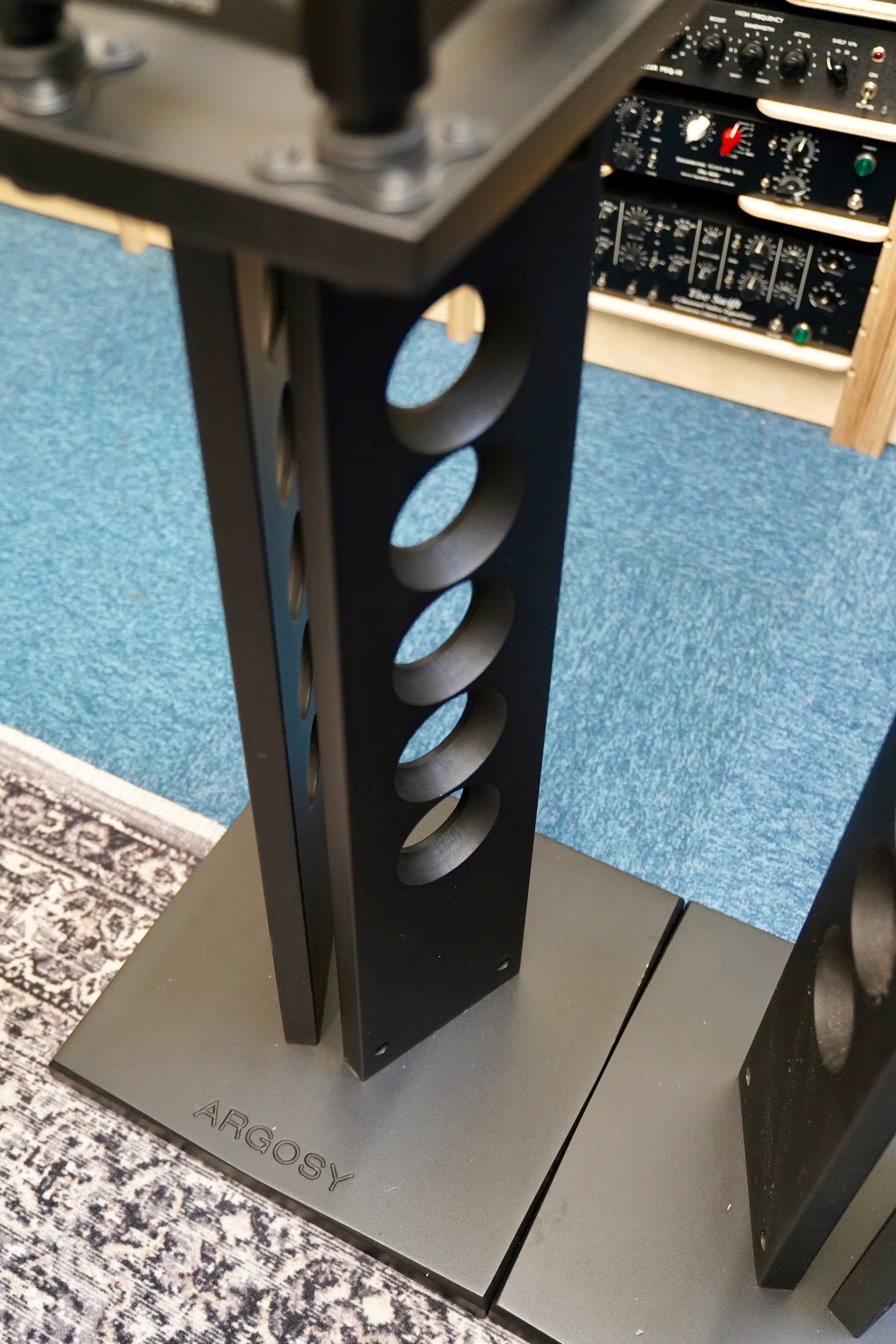 Argosy Spire 360i Speaker Stand with IsoAcoustics Technology