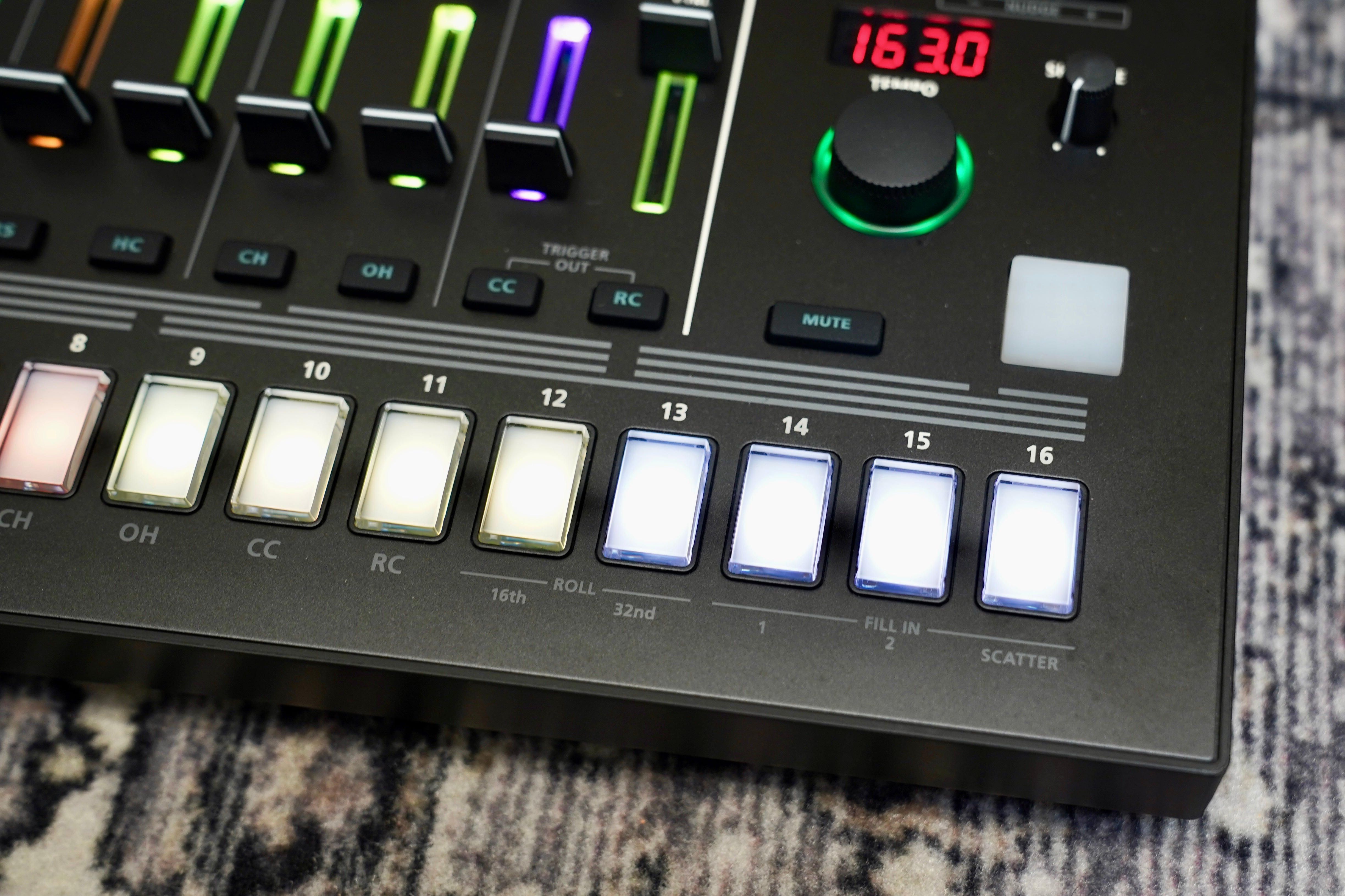Roland TR8-S Rhythm Performer