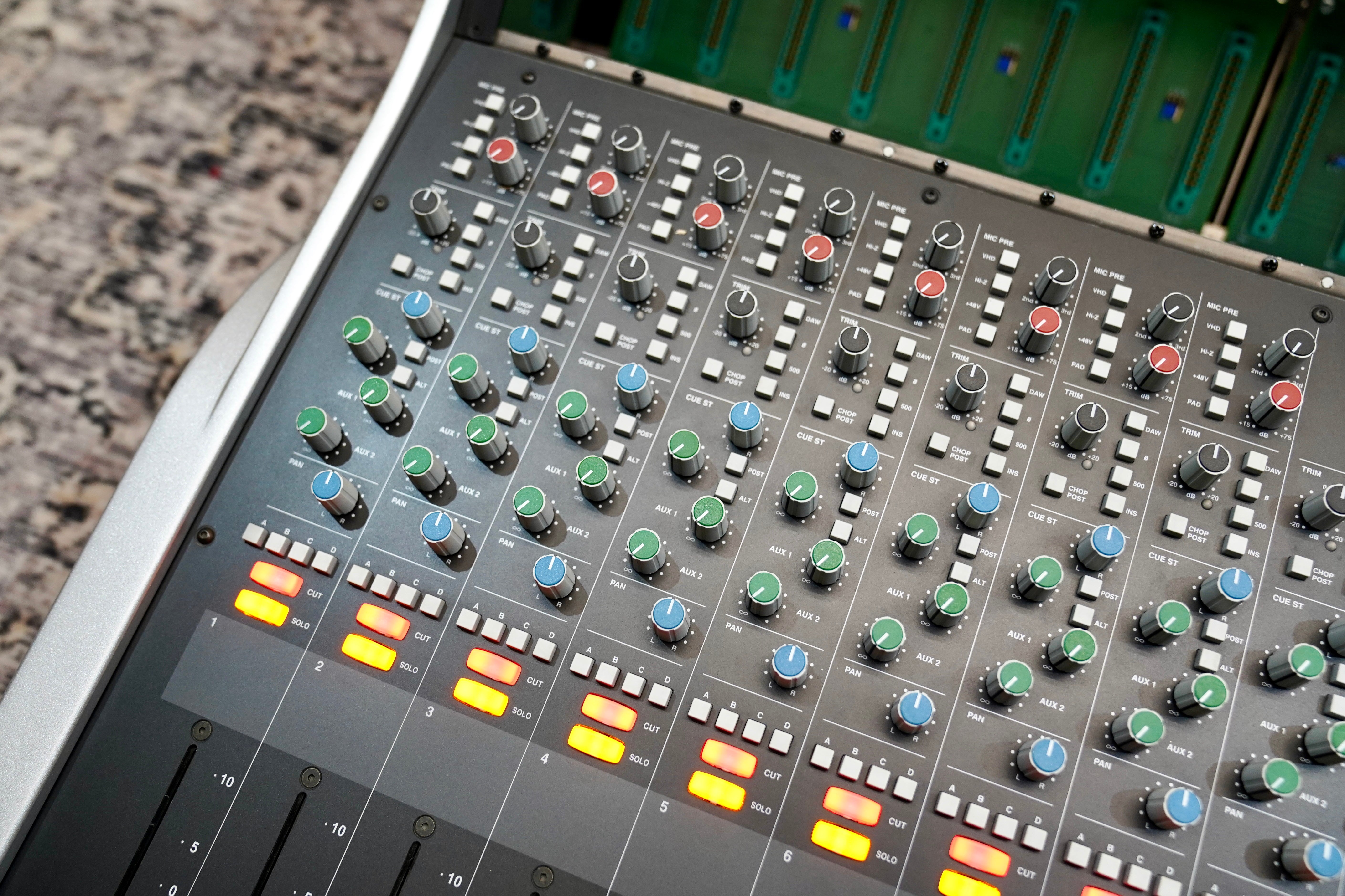 Solid State Logic XL-Desk