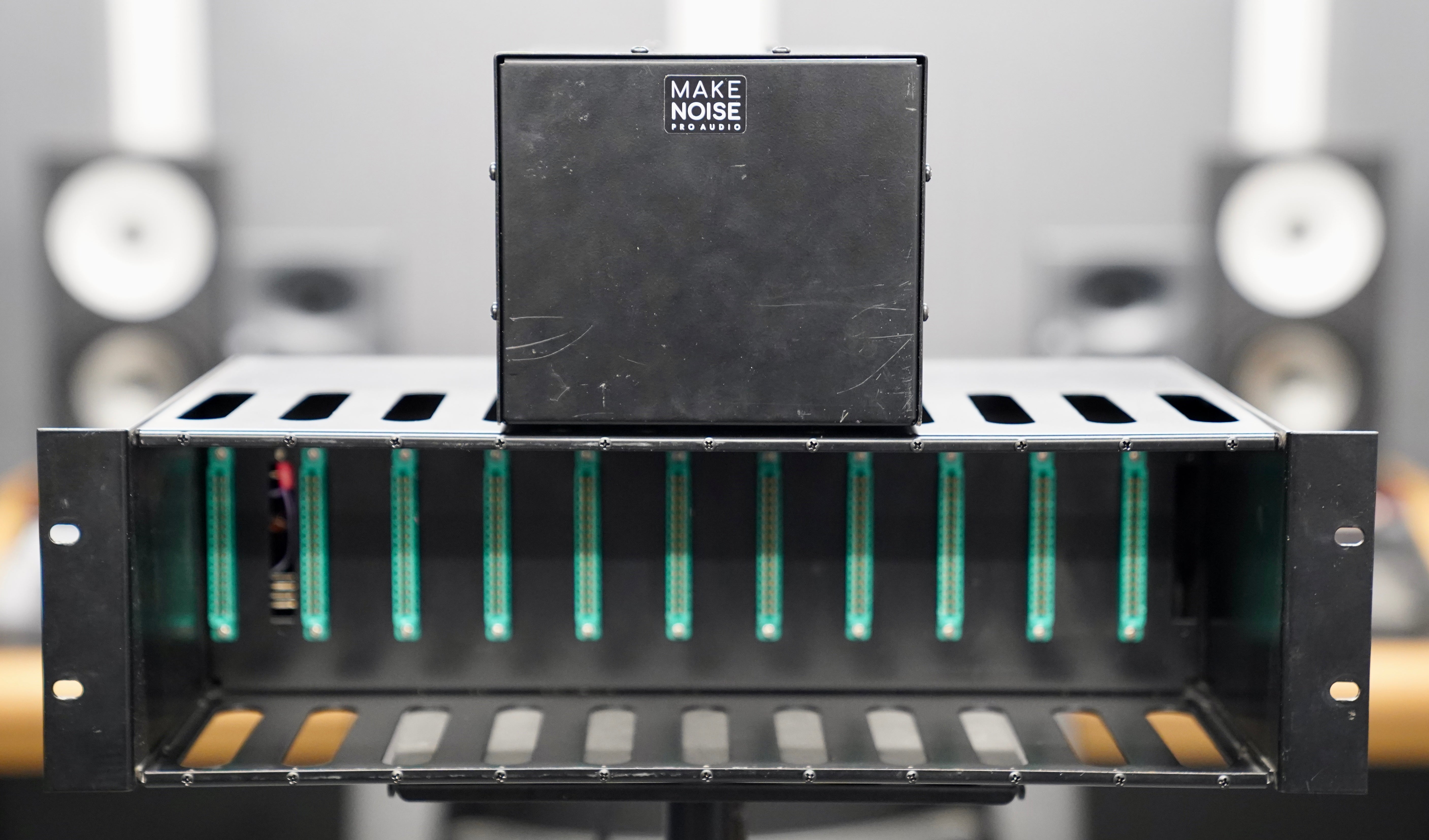 BAE 11-Space 500 Series Rack with PSU