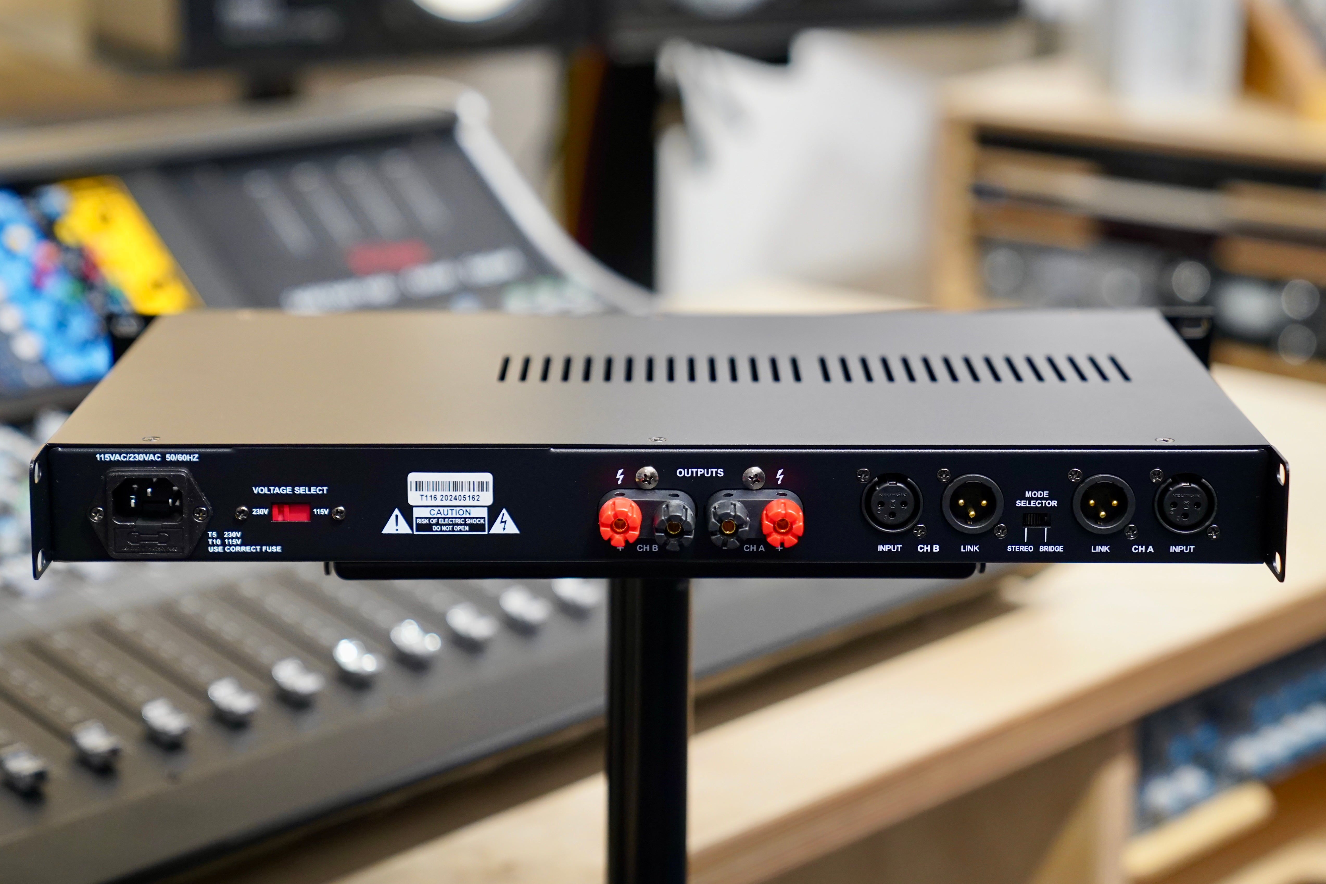 Avantone Pro CLA-100 Studio Power Amplifier
