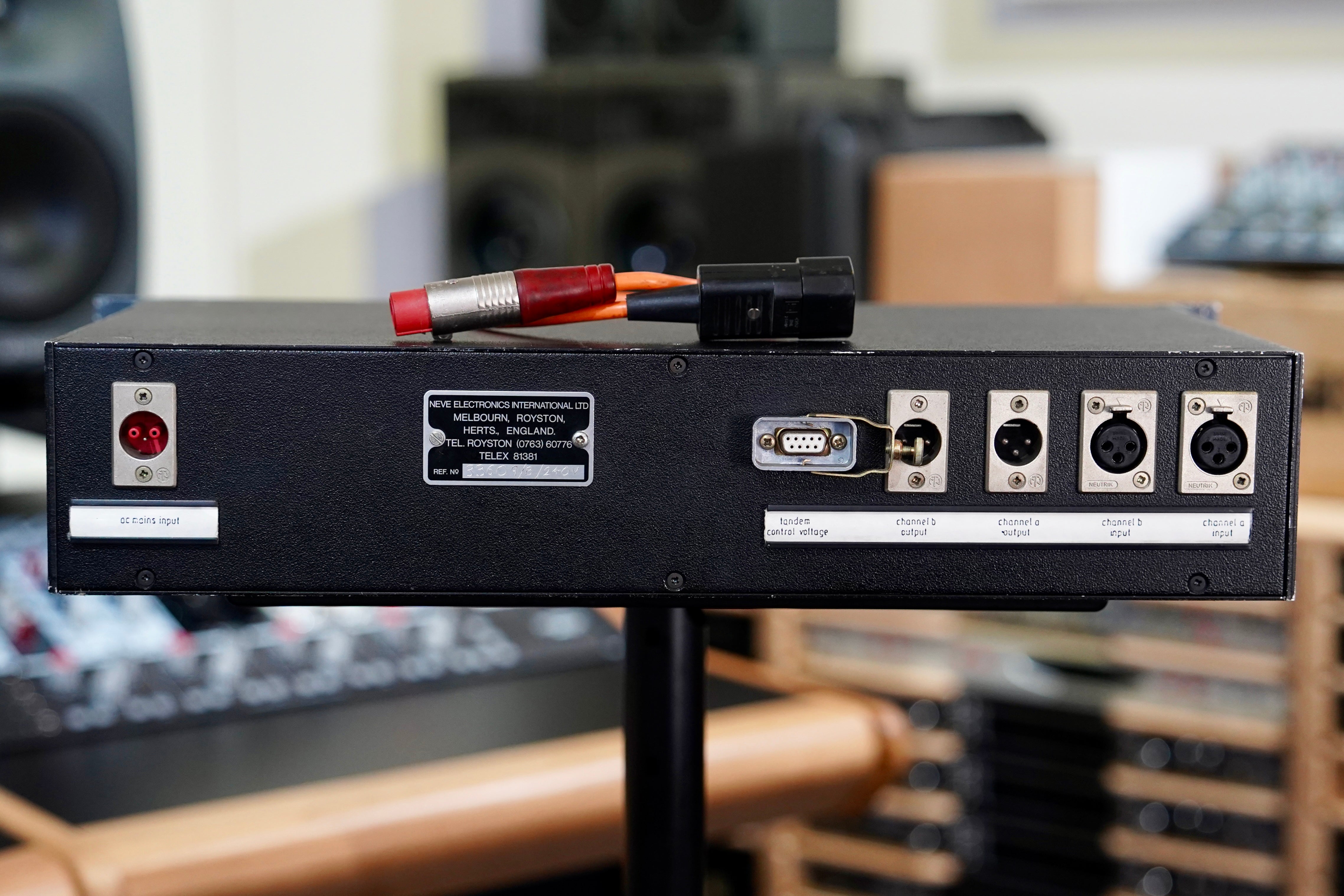 Neve 33609 “Metal Knob”