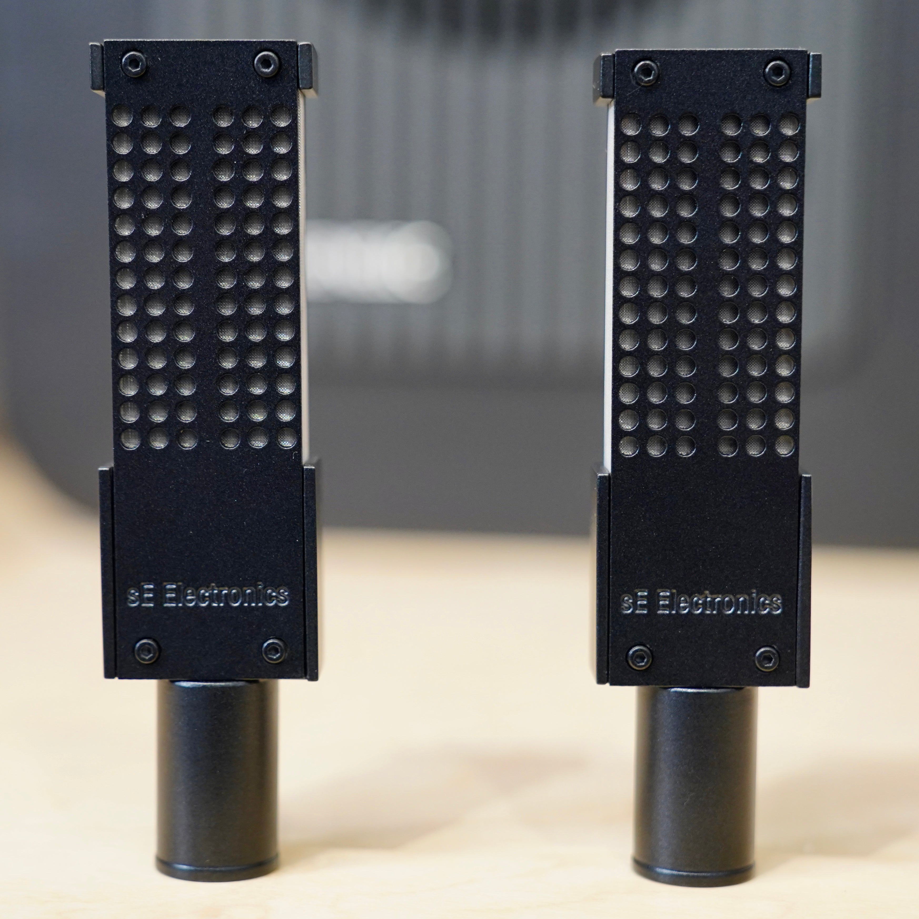 sE Electronics Voodoo VR1 Passive Ribbon Microphone (Pair)