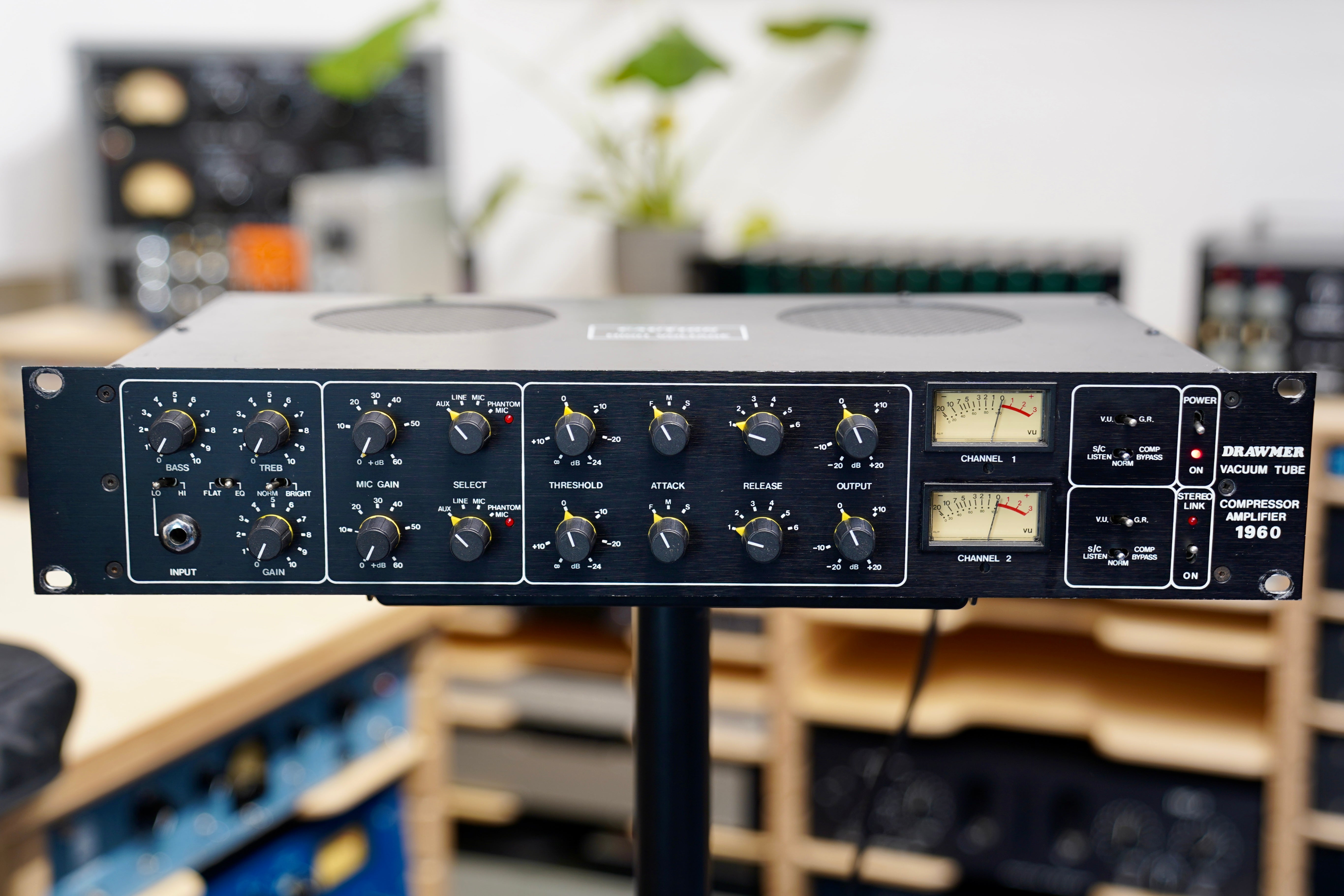 Drawmer 1960 Vacuum Tube Compressor Preamplifier
