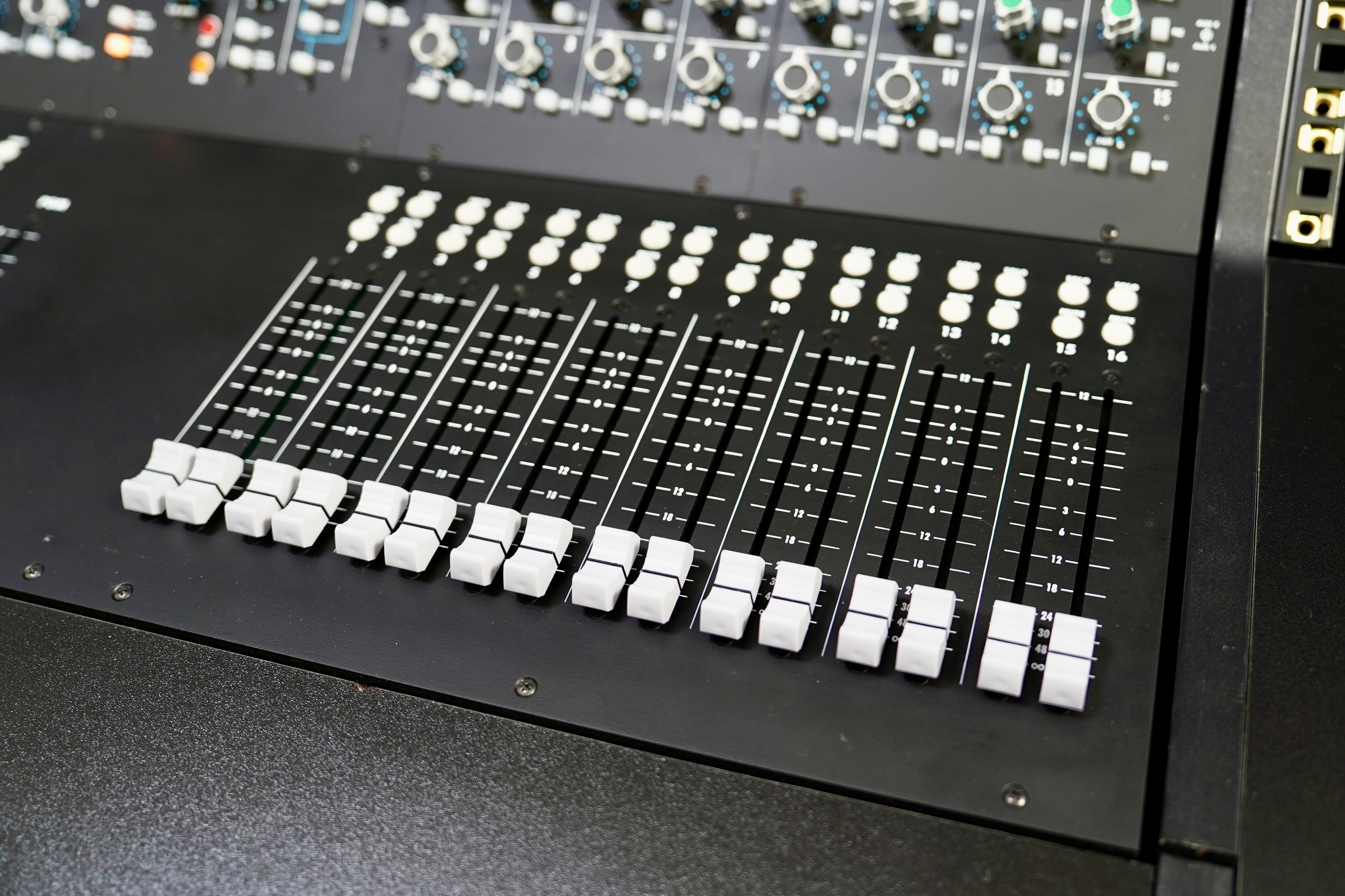 API The Box 2 w/ Buso Desk