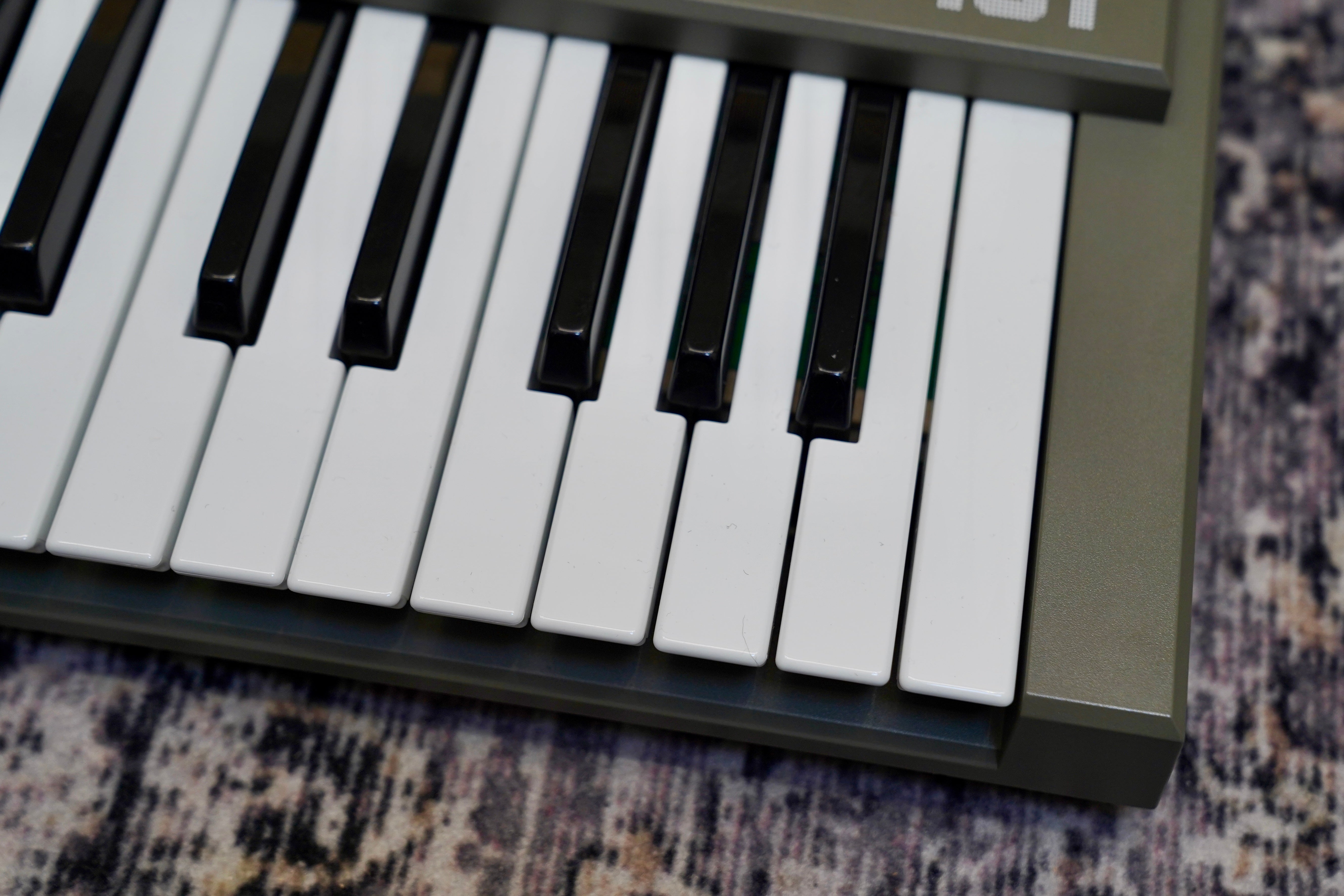 Roland SH-101 Monophonic Analog Synthesizer