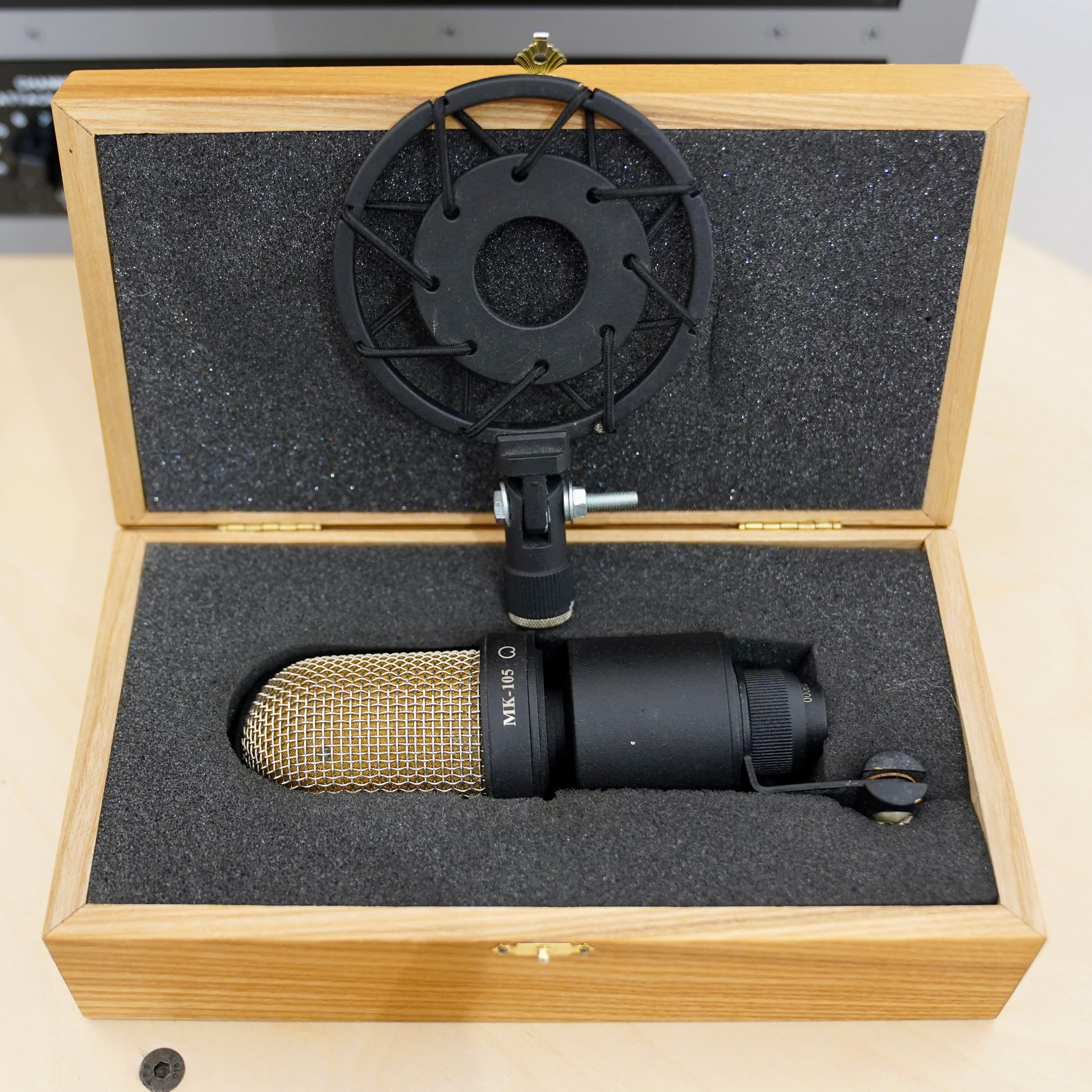 Oktava MK-105 Condenser Microphone