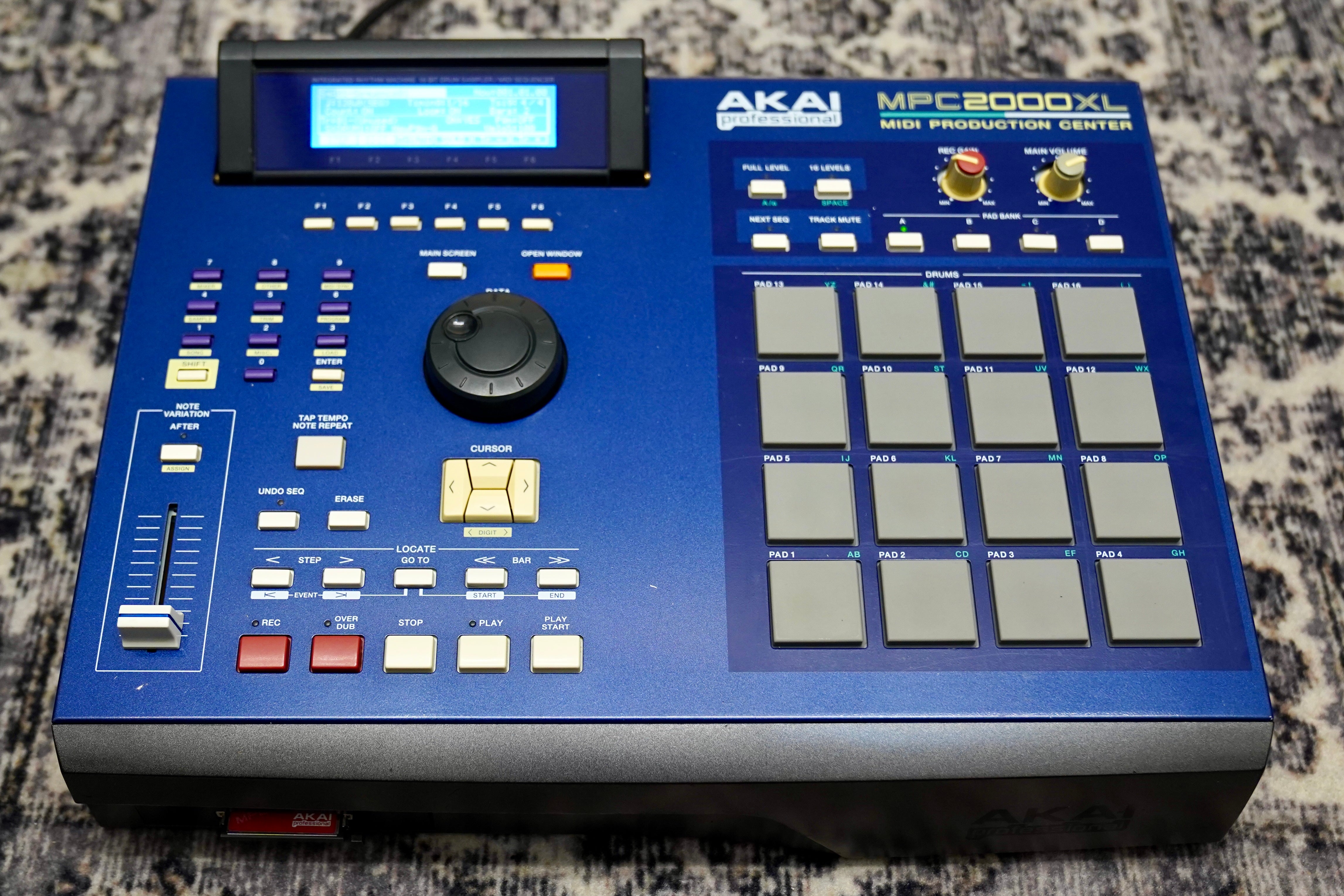 AKAI MPC2000XL