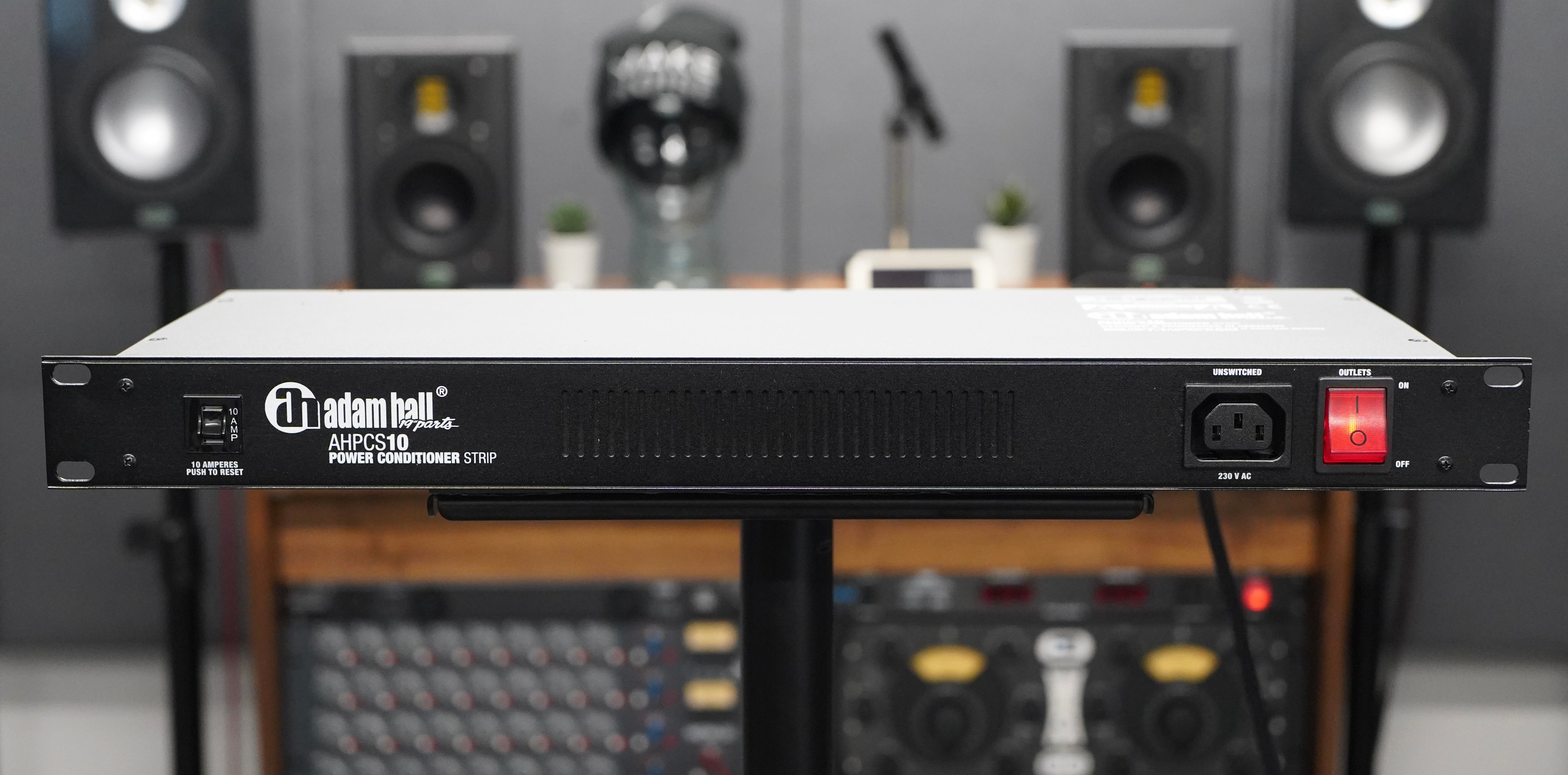 Adam Hall AHPCS10 Power Conditioner