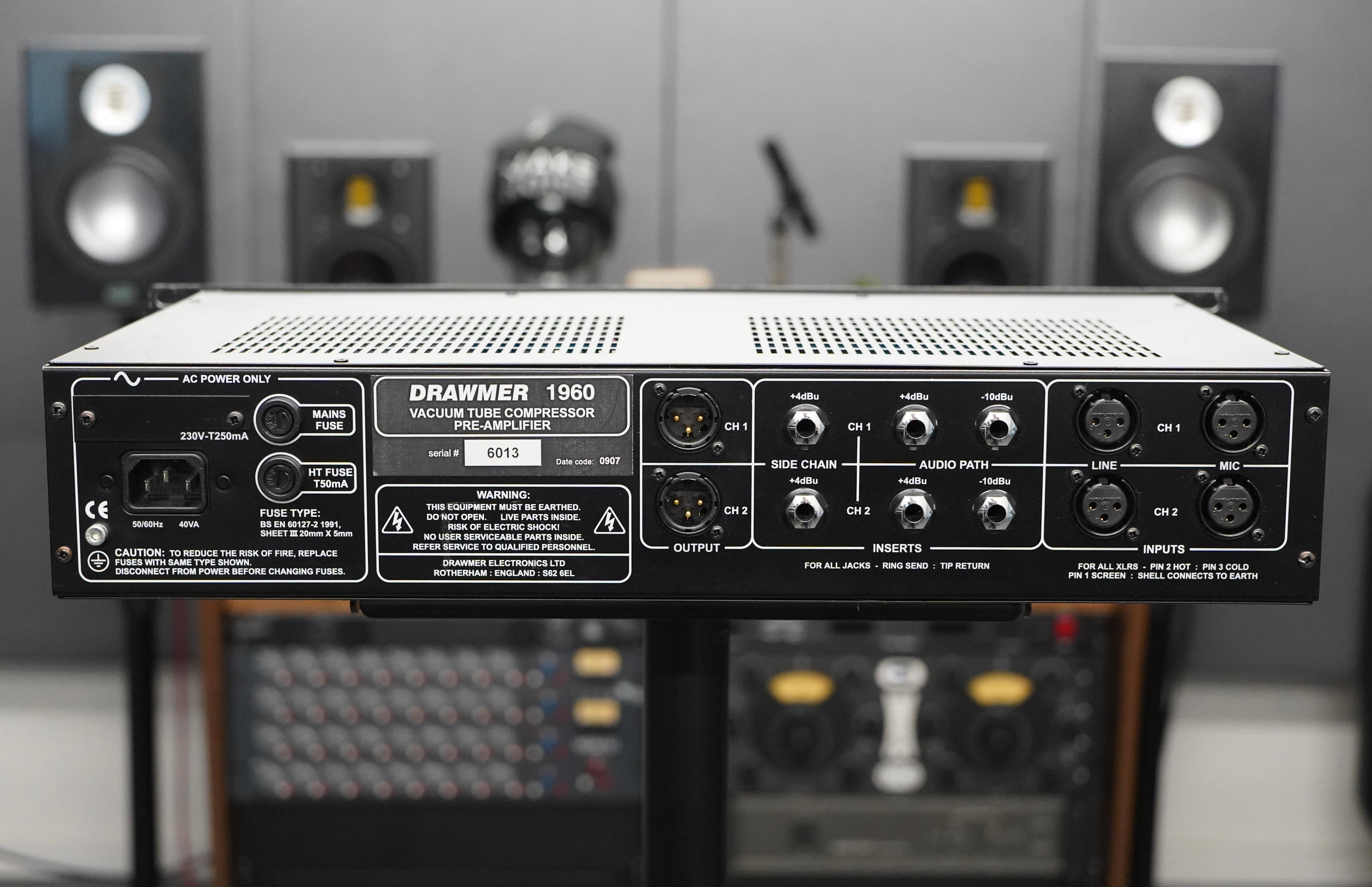 Drawmer 1960 Vacuum Tube Compressor Preamplifier