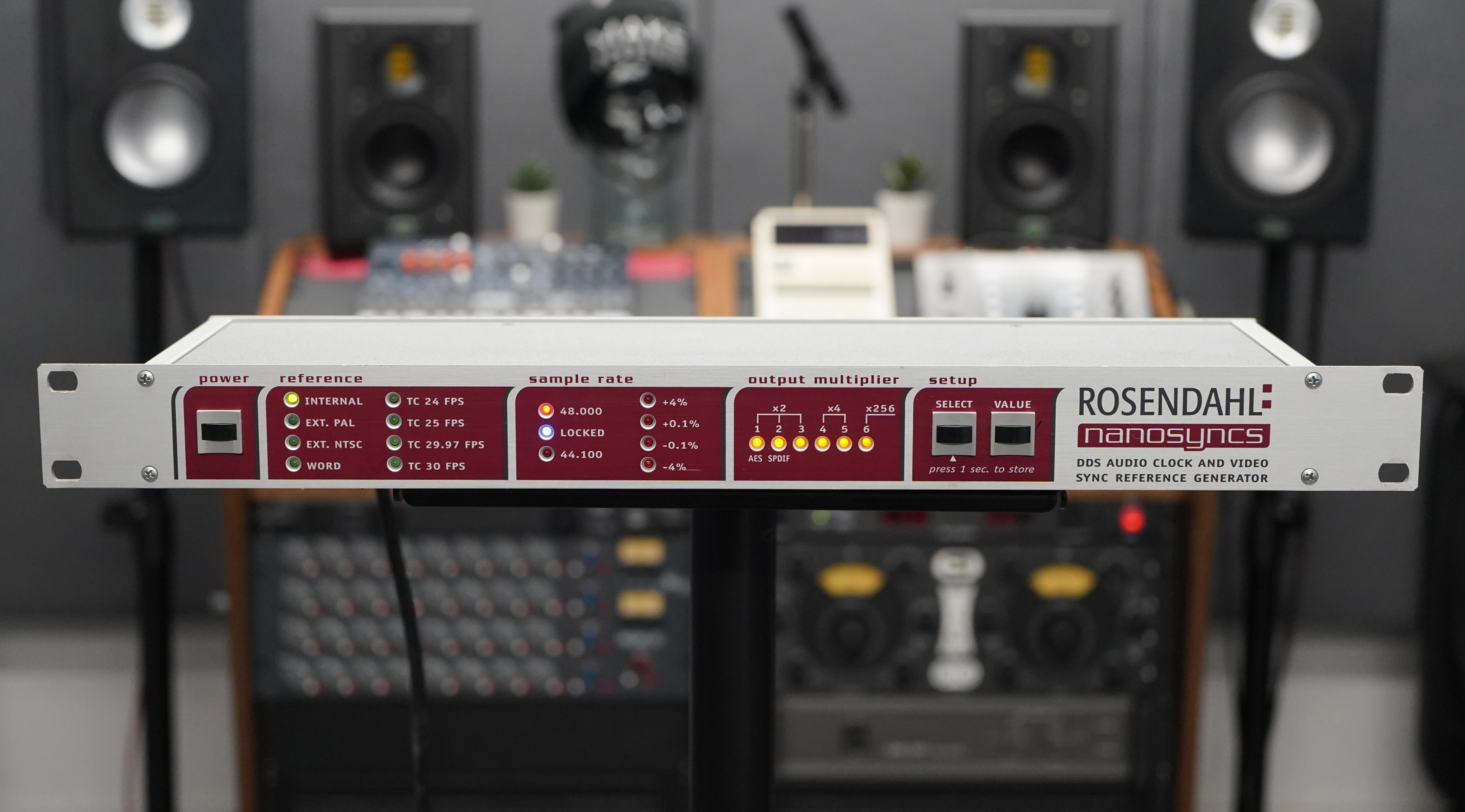 Rosendahl Nanosyncs DDS Audio Clock