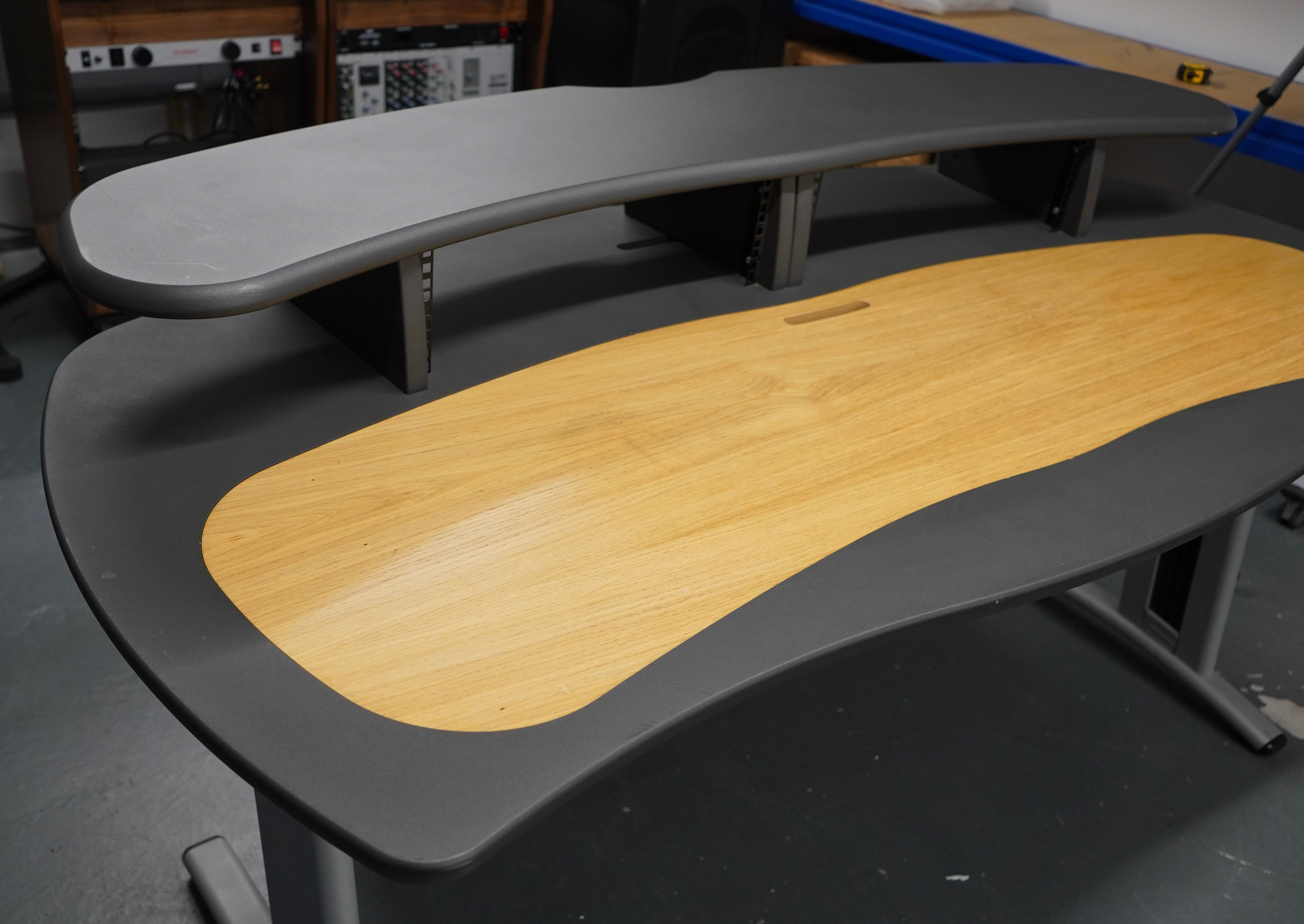AKA Design ProMedia Desk