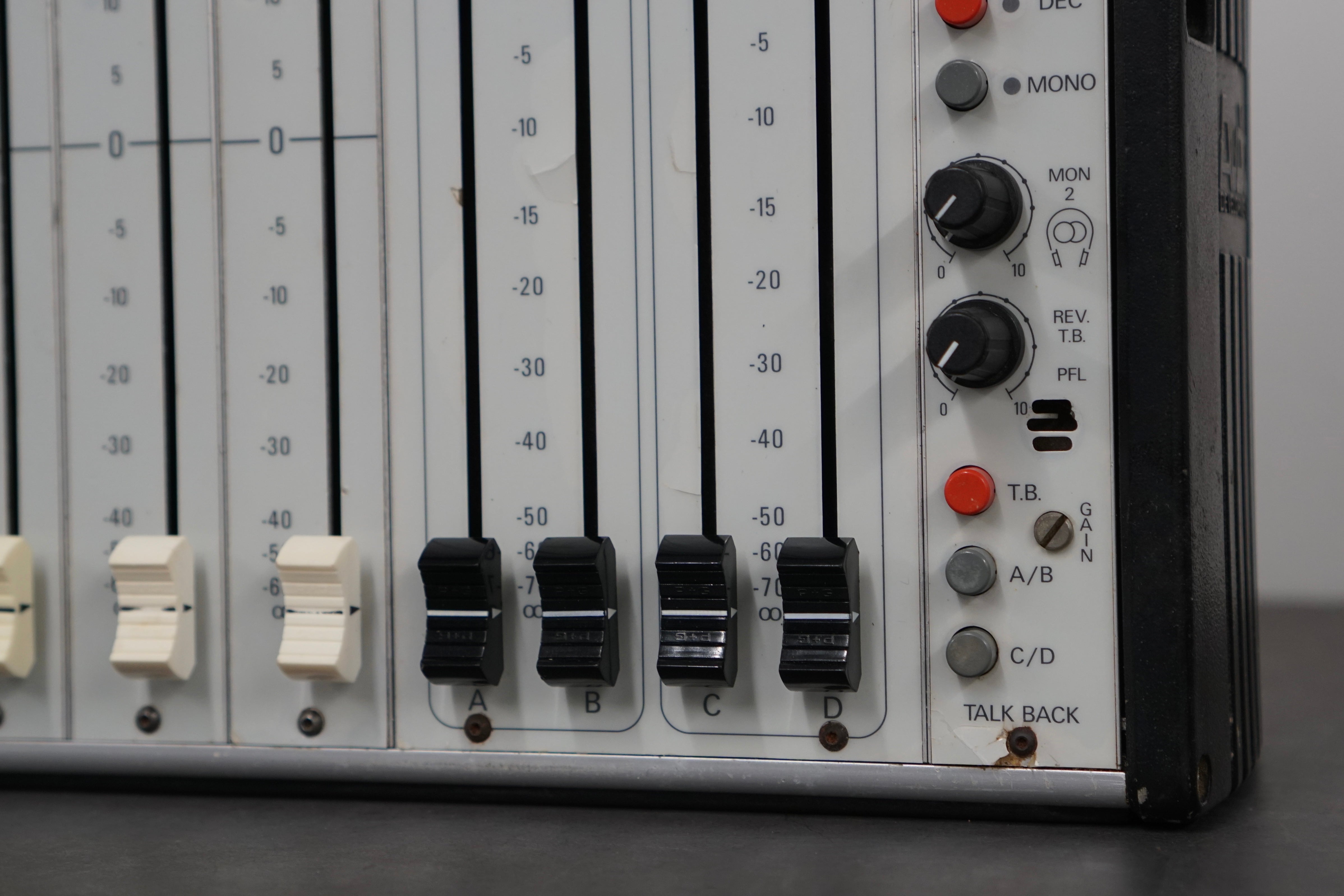 Audio Developments AD146 (10-channel)