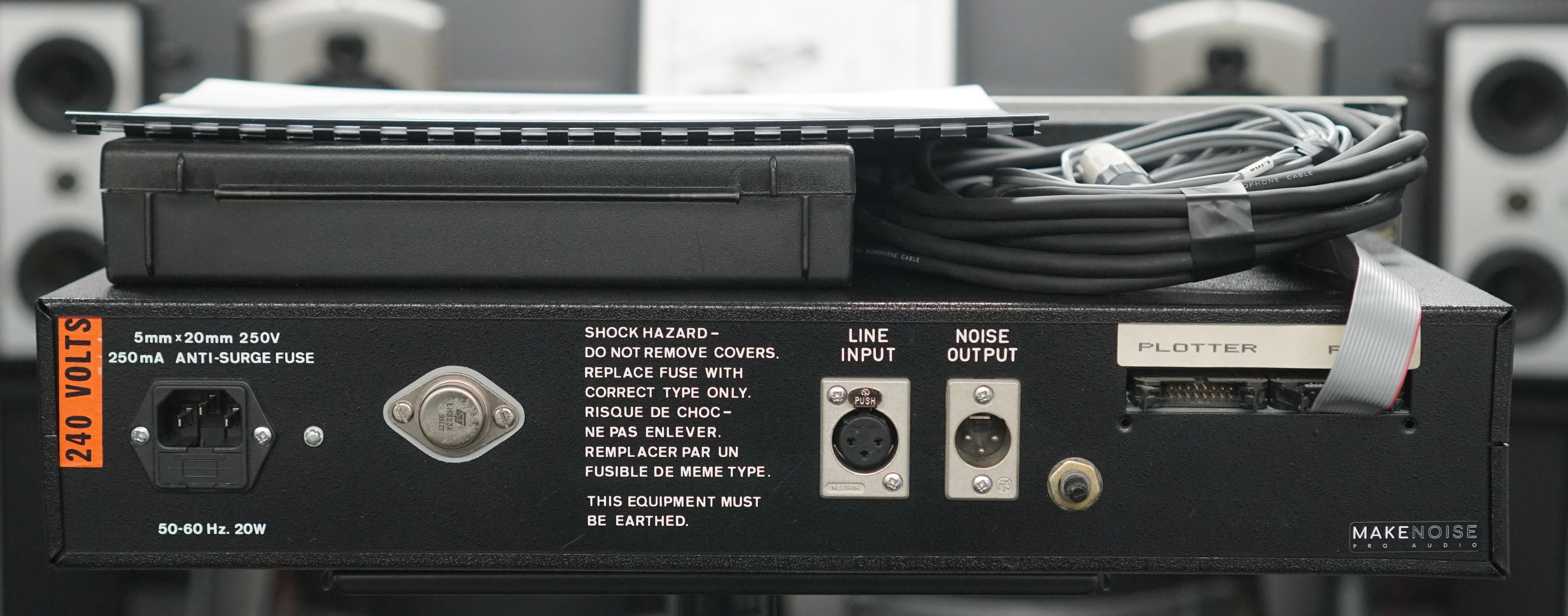 Klark Teknik DN60 Audio Analyser w/ RT60 + 6051 Measurement Mic