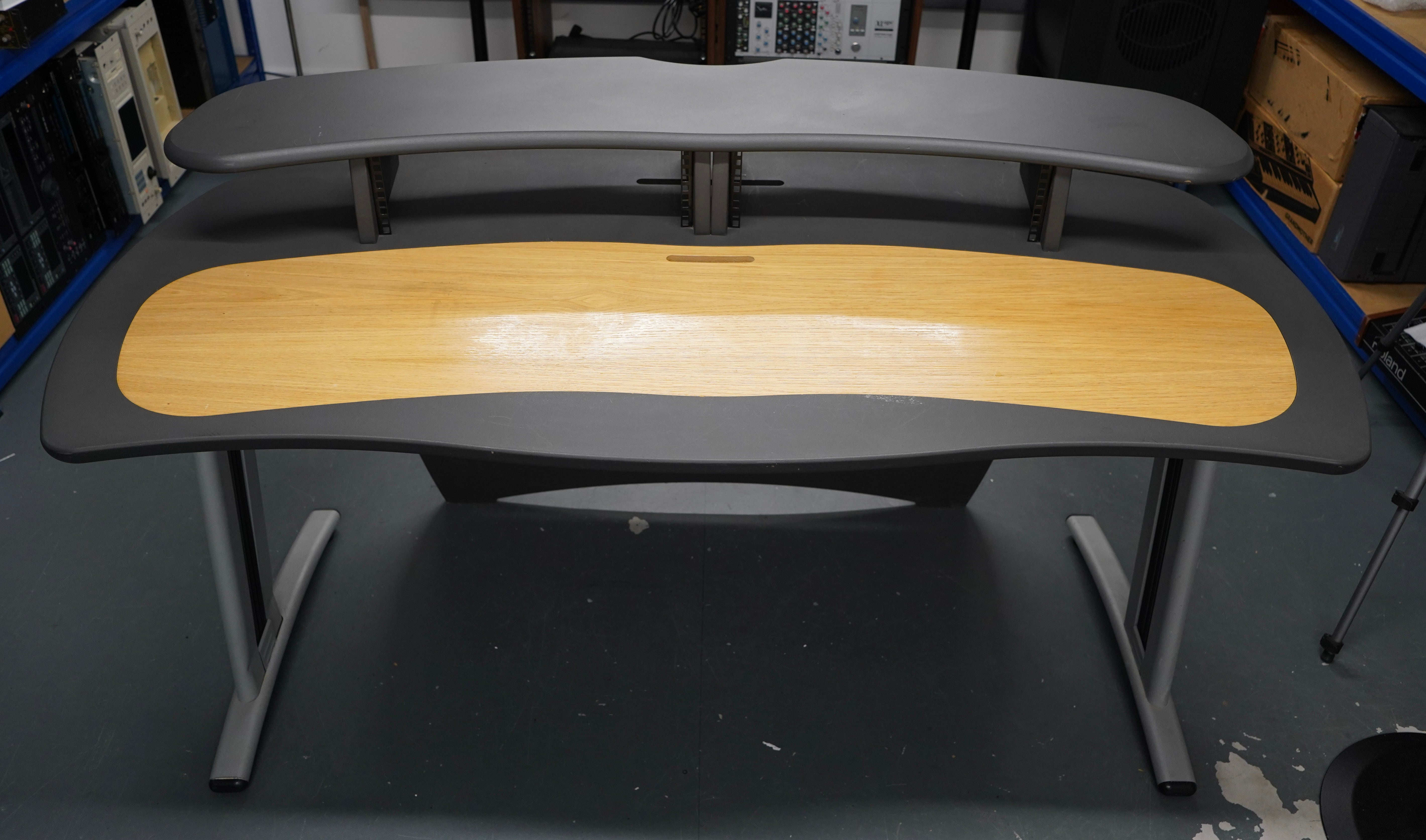 AKA Design ProMedia Desk