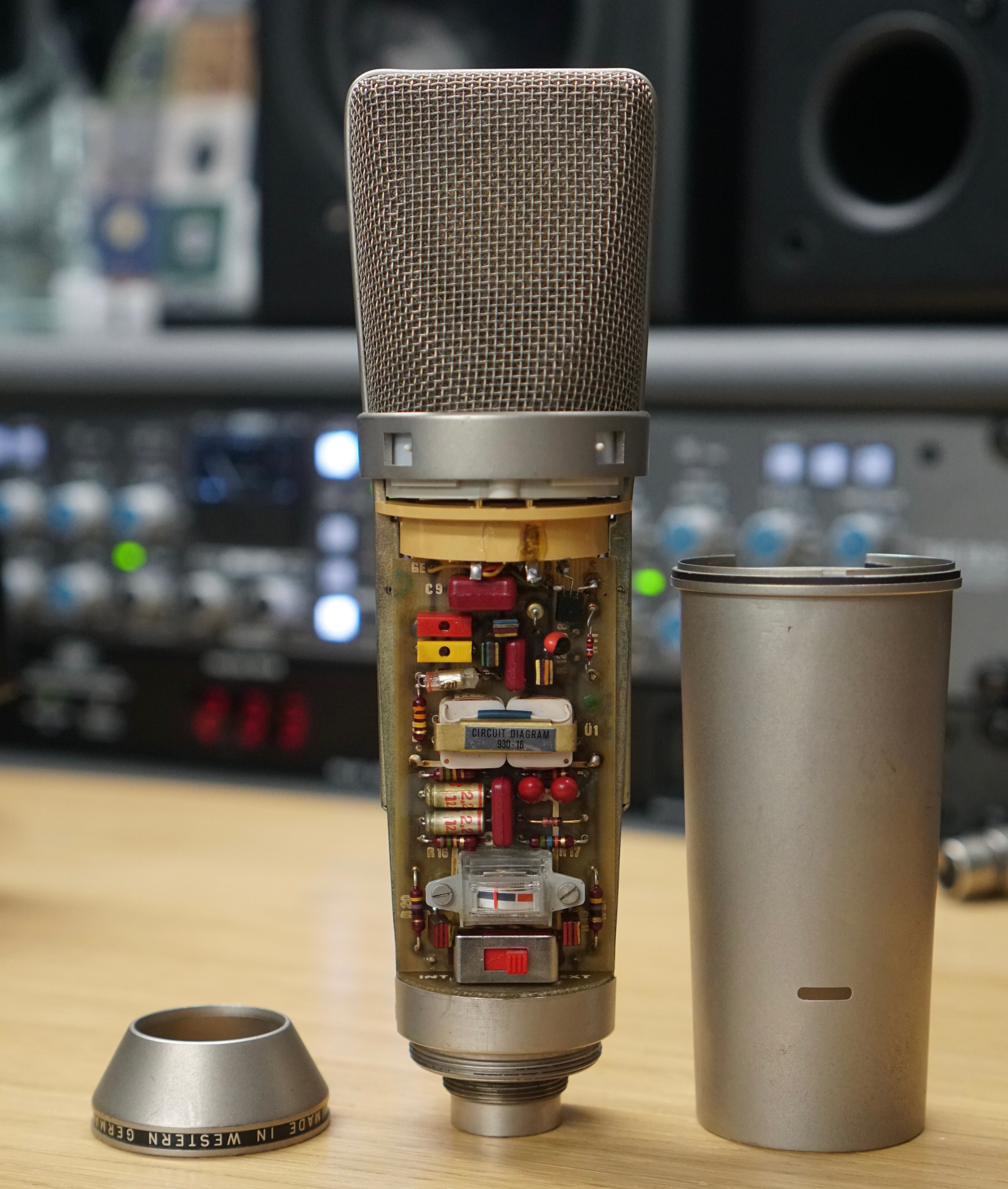 Neumann U87 (1971)