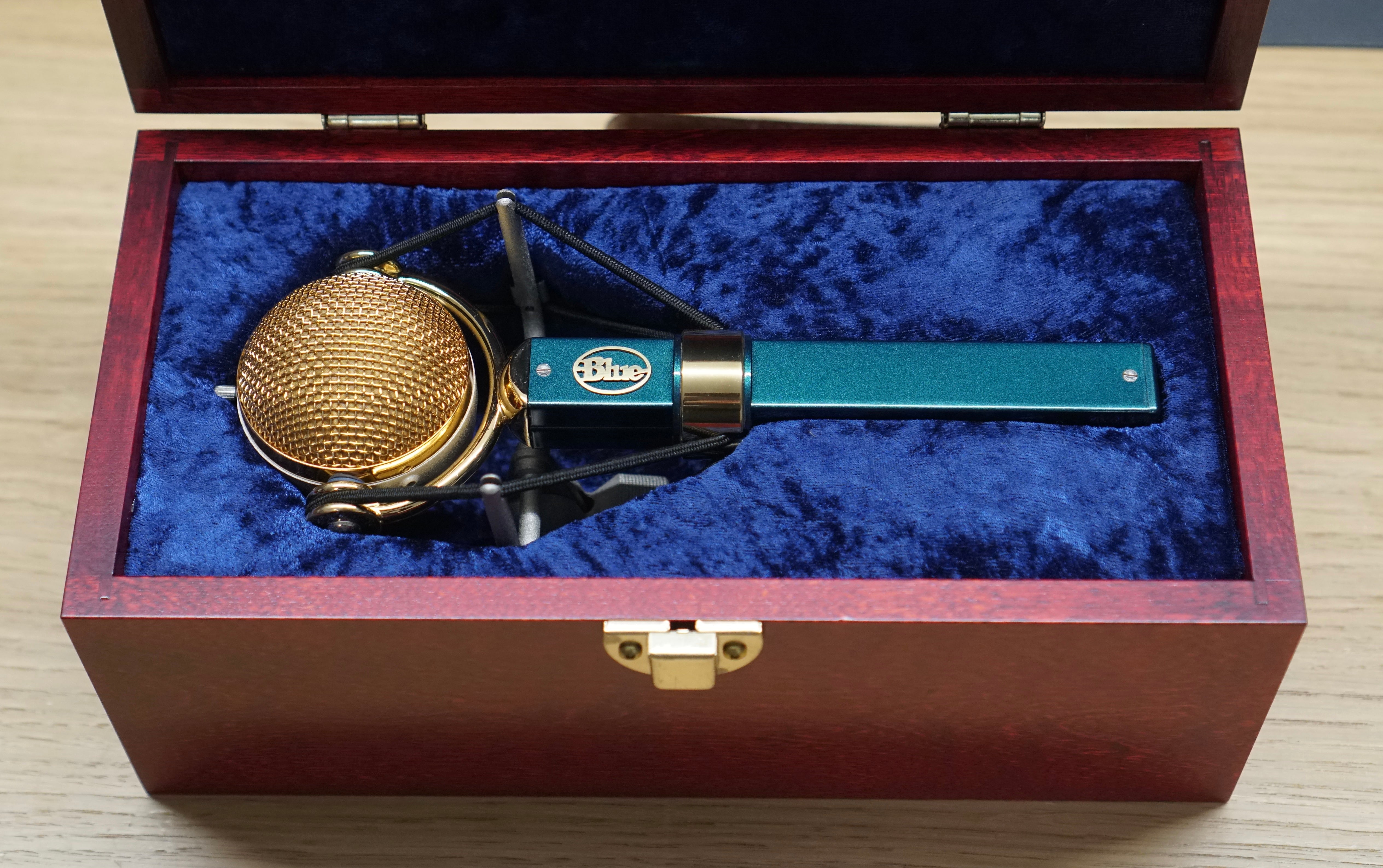 Blue Dragonfly Deluxe (Limited Edition)