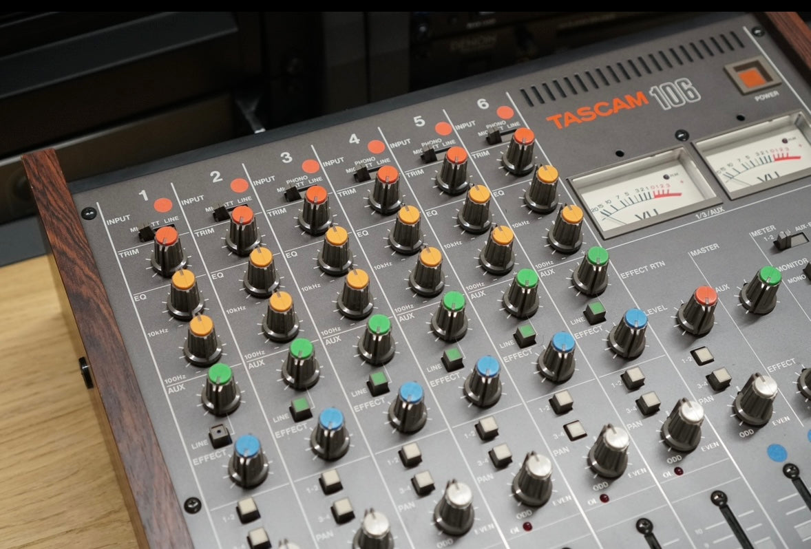 Tascam M-106