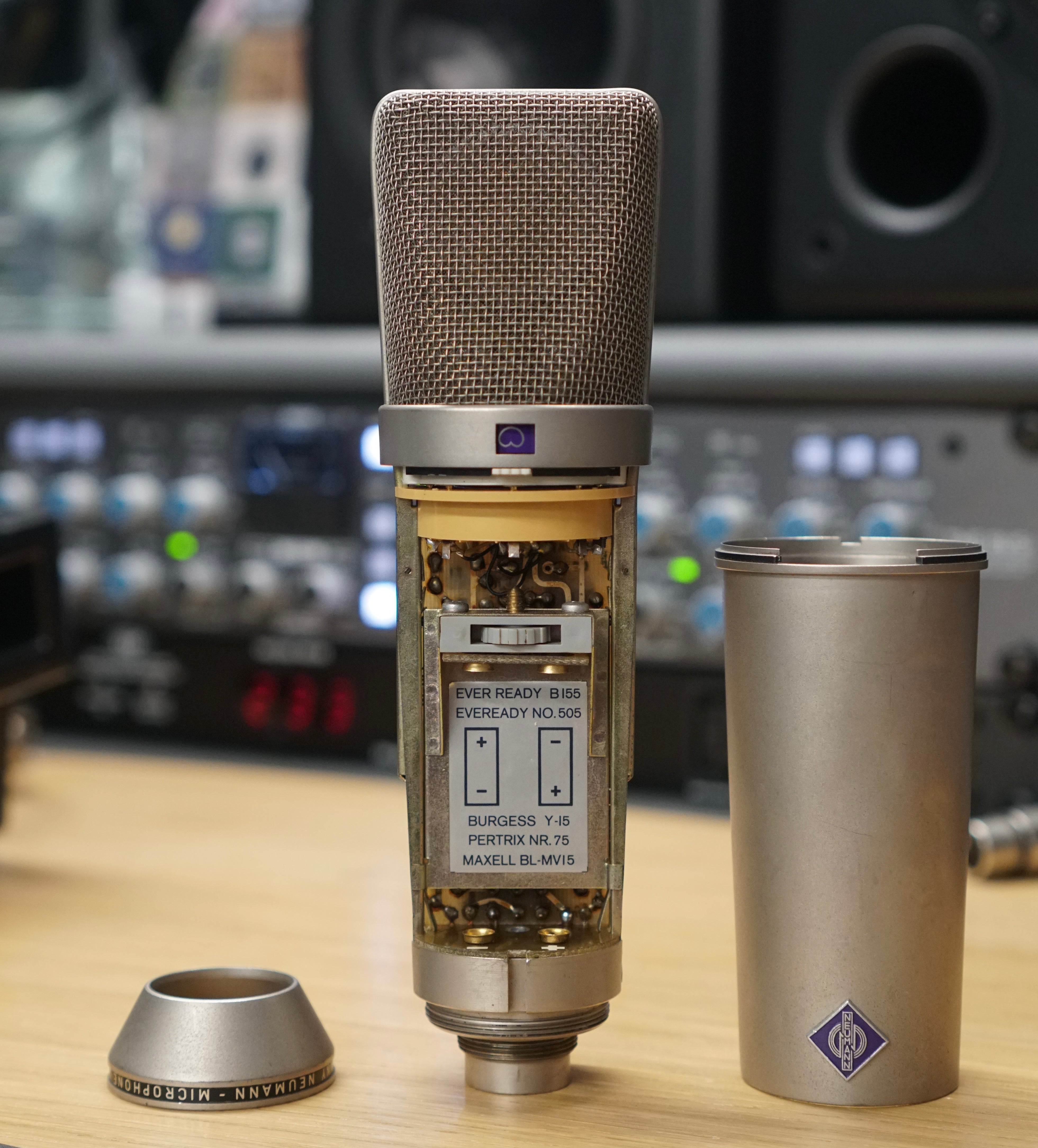 Neumann U87 (1971)