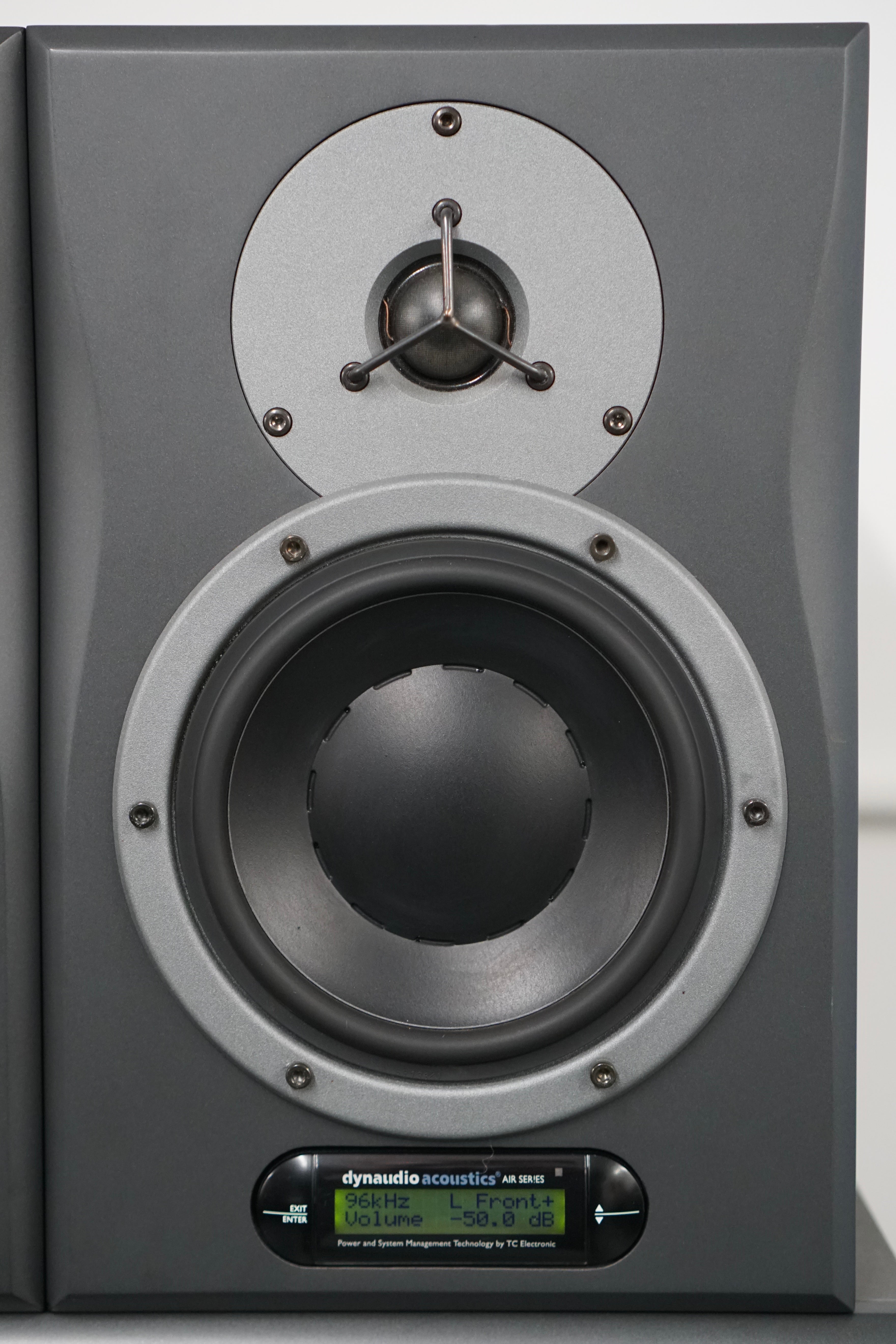 Dynaudio Air 6 / Base-1 Sub Package